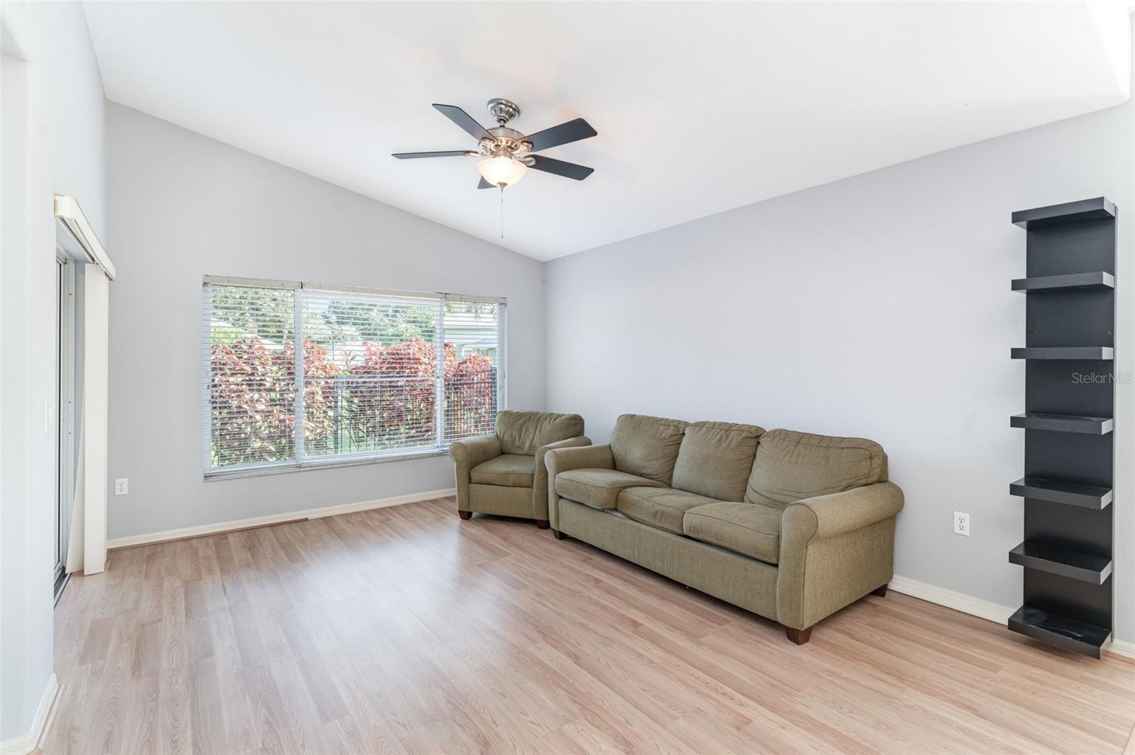 Image 6 of 24 For 7395 Eleanor Circle