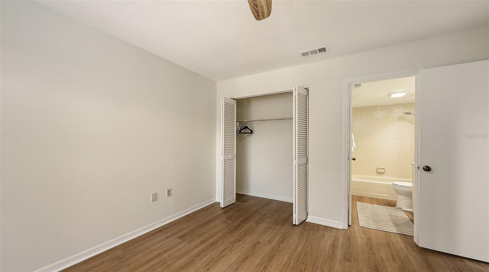Image 23 of 39 For 5223 Heron Way 104