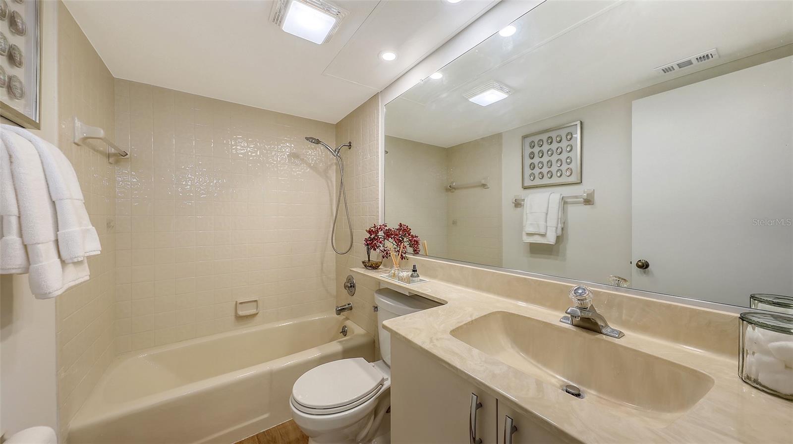 Image 26 of 39 For 5223 Heron Way 104