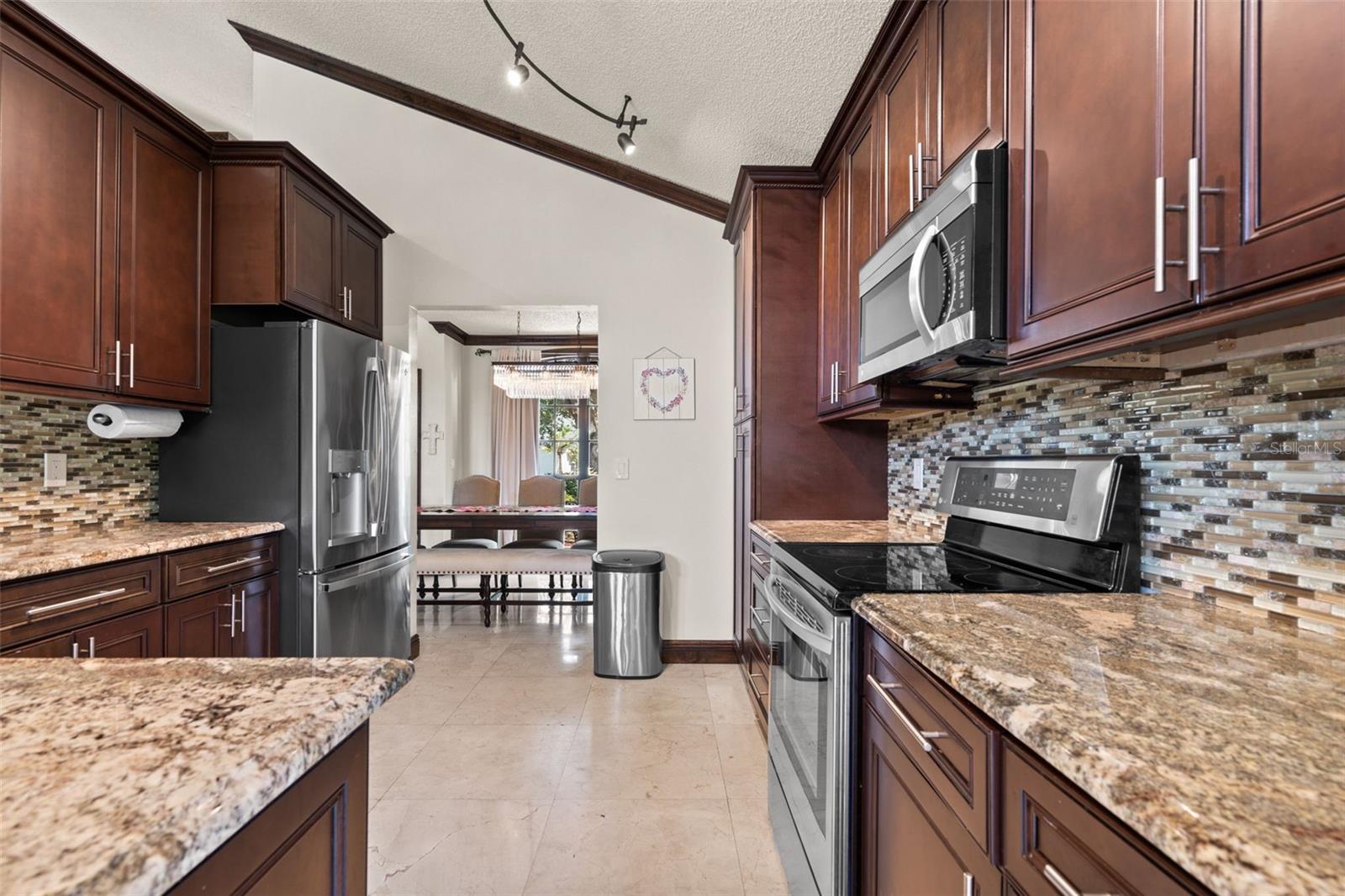 Image 28 of 85 For 1009 45th Street E