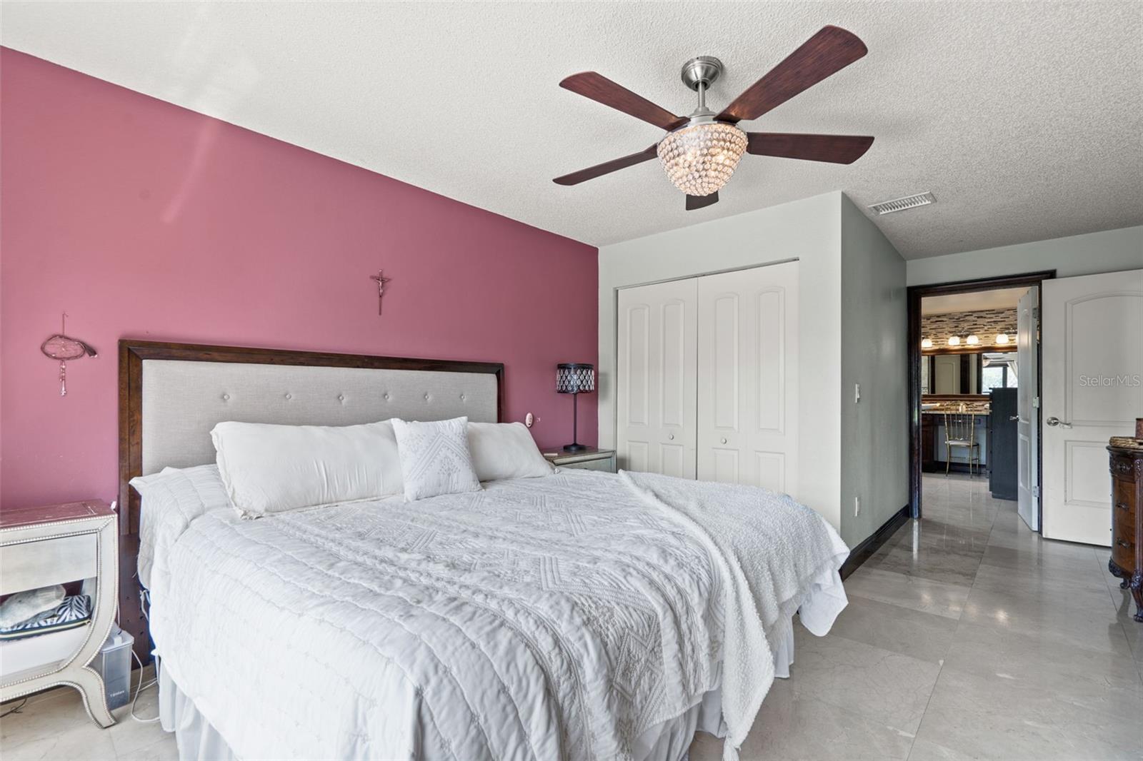 Image 41 of 85 For 1009 45th Street E
