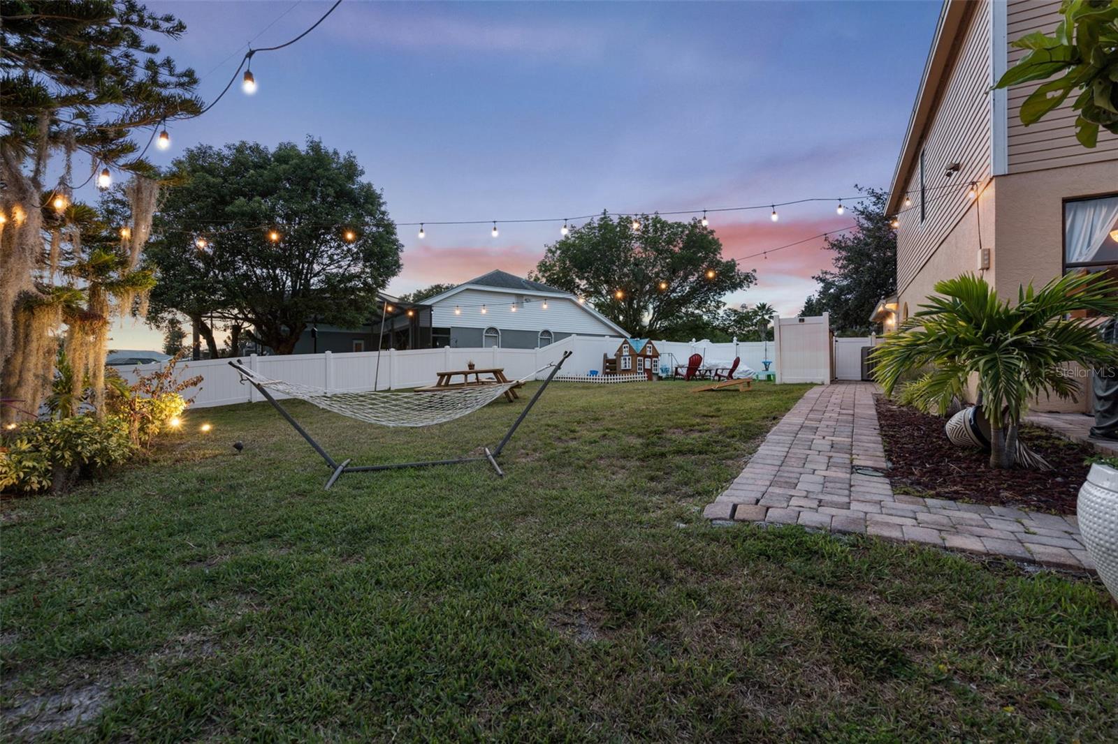 Image 61 of 85 For 1009 45th Street E