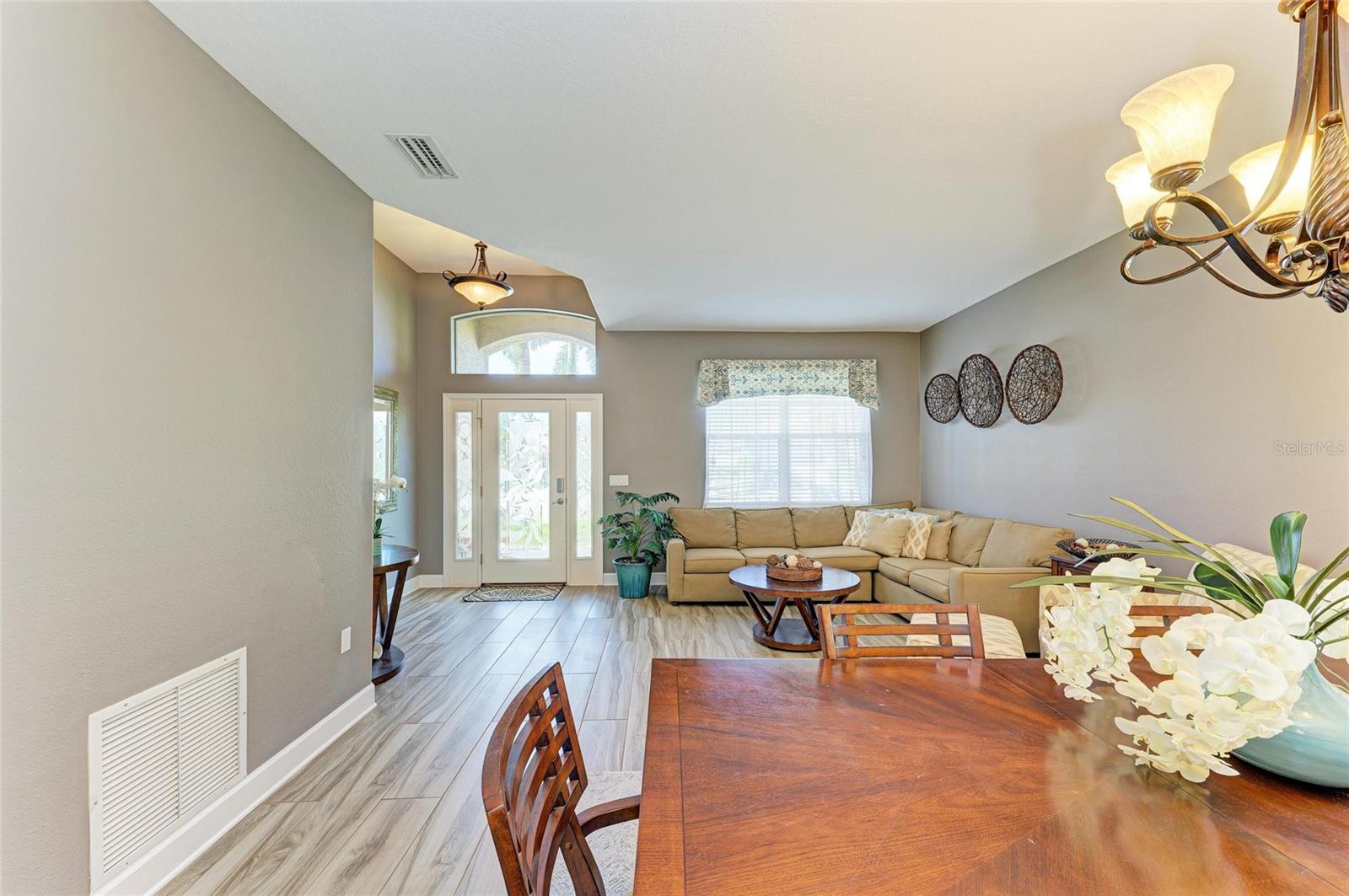 Image 10 of 73 For 135 River Enclave Court