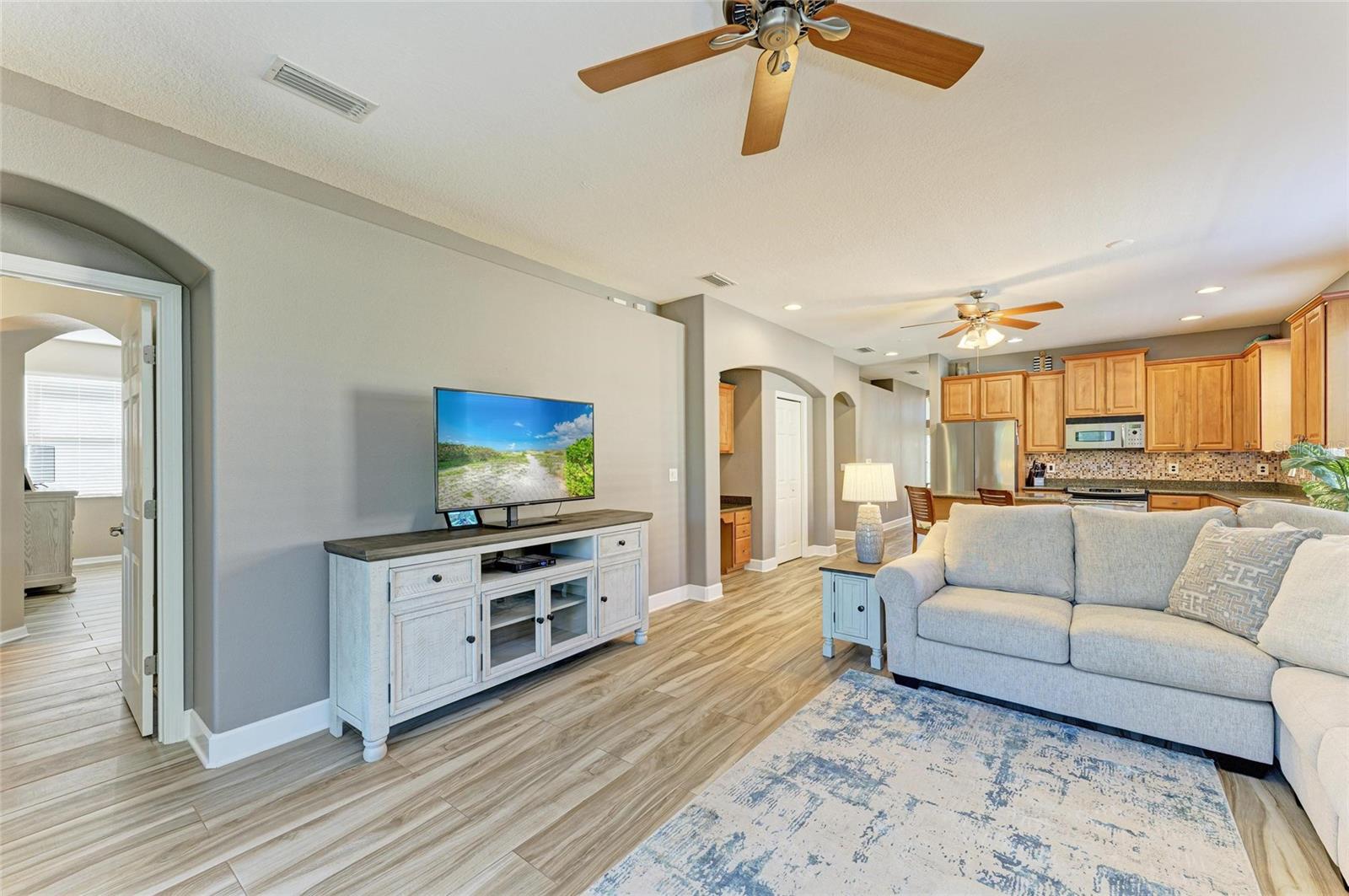Image 14 of 73 For 135 River Enclave Court