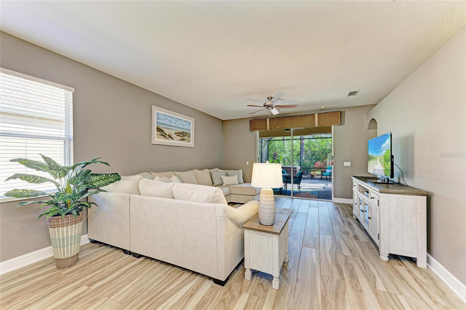 Image 20 of 73 For 135 River Enclave Court
