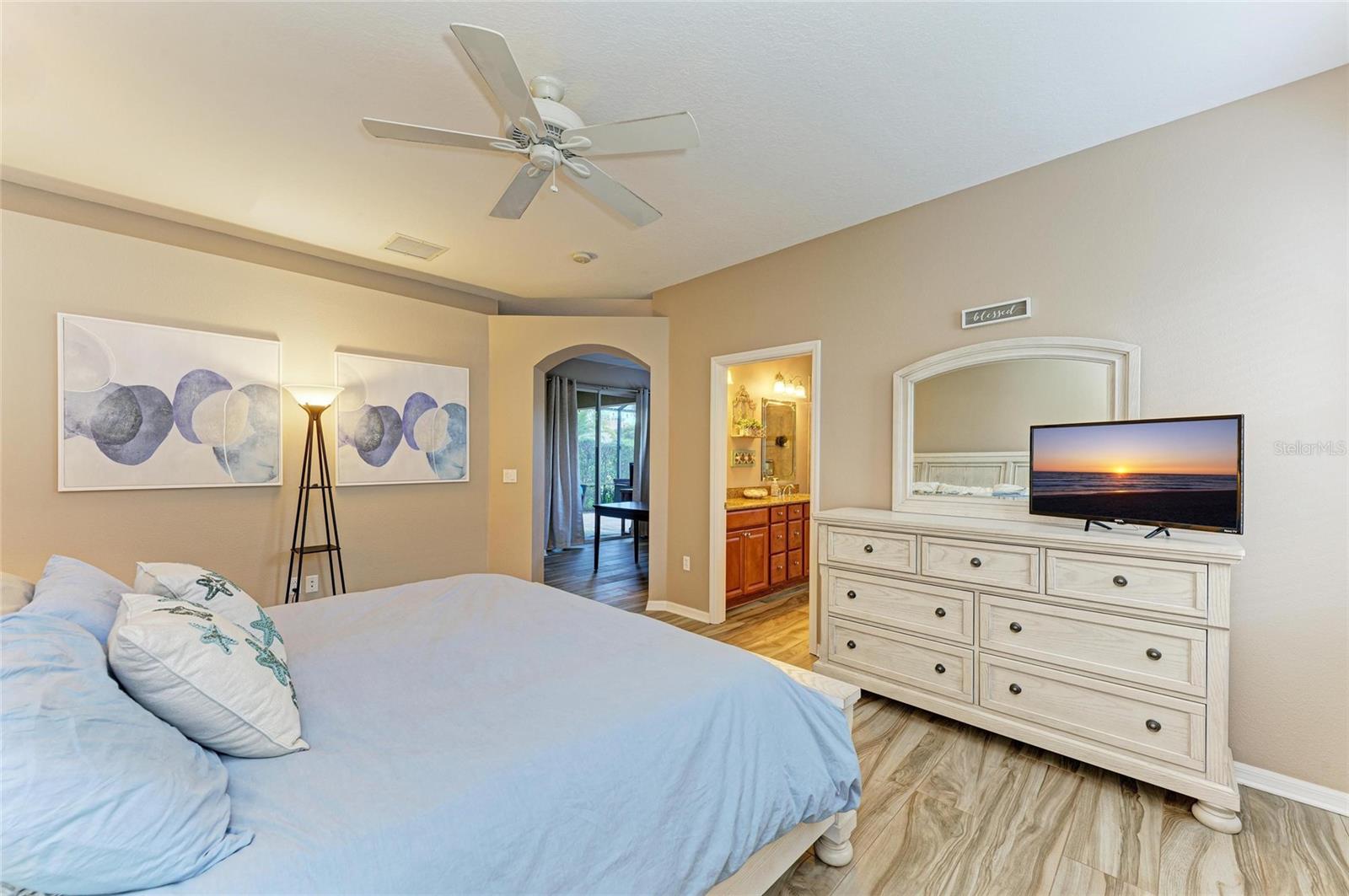 Image 30 of 73 For 135 River Enclave Court