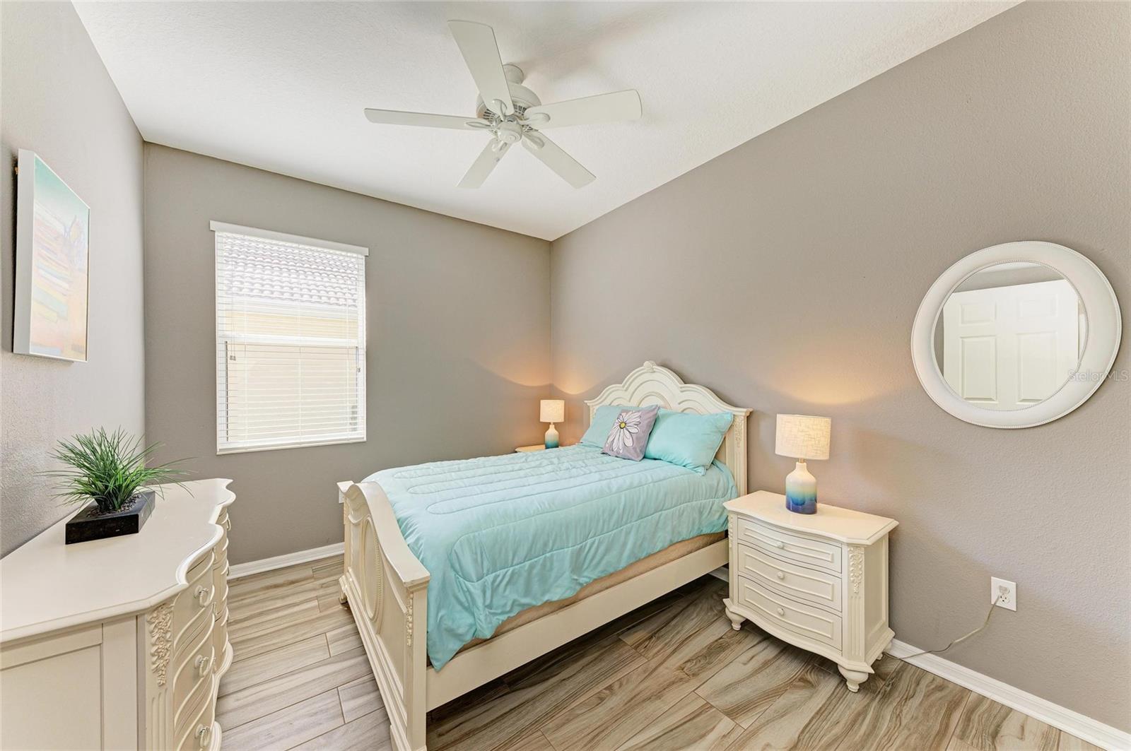 Image 34 of 73 For 135 River Enclave Court