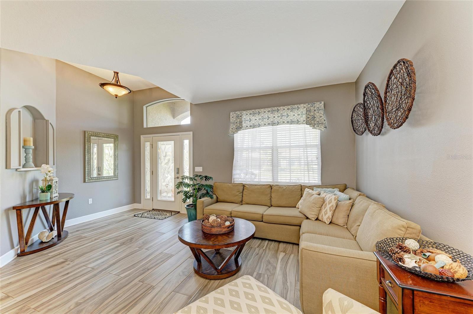 Image 8 of 73 For 135 River Enclave Court