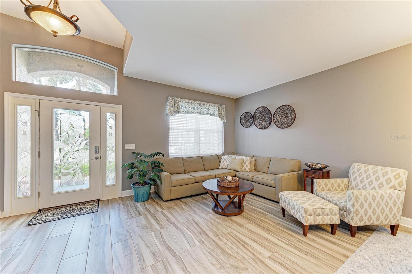 Image 9 of 73 For 135 River Enclave Court