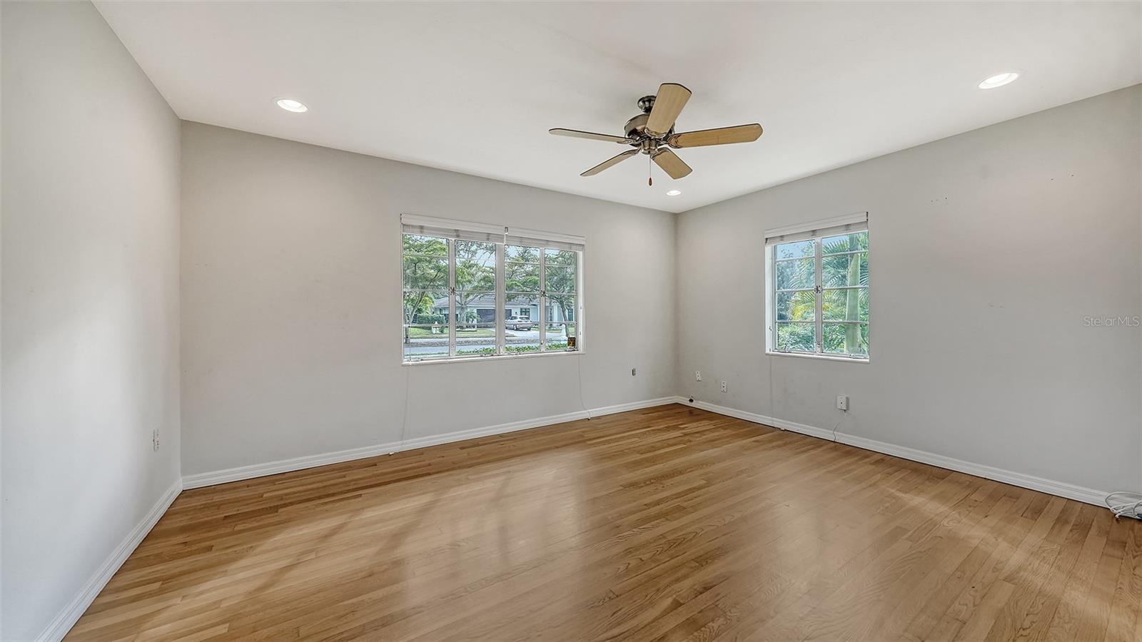 Image 17 of 27 For 1763 South Drive
