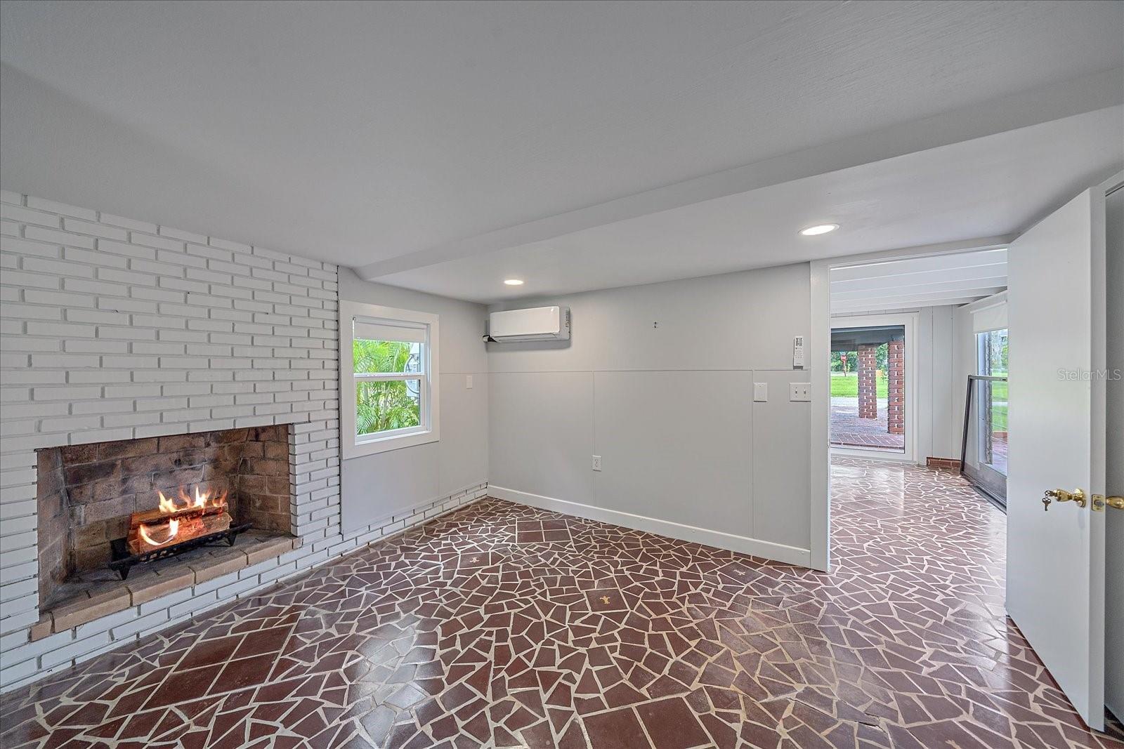 Image 36 of 73 For 4610 Cypress Way S