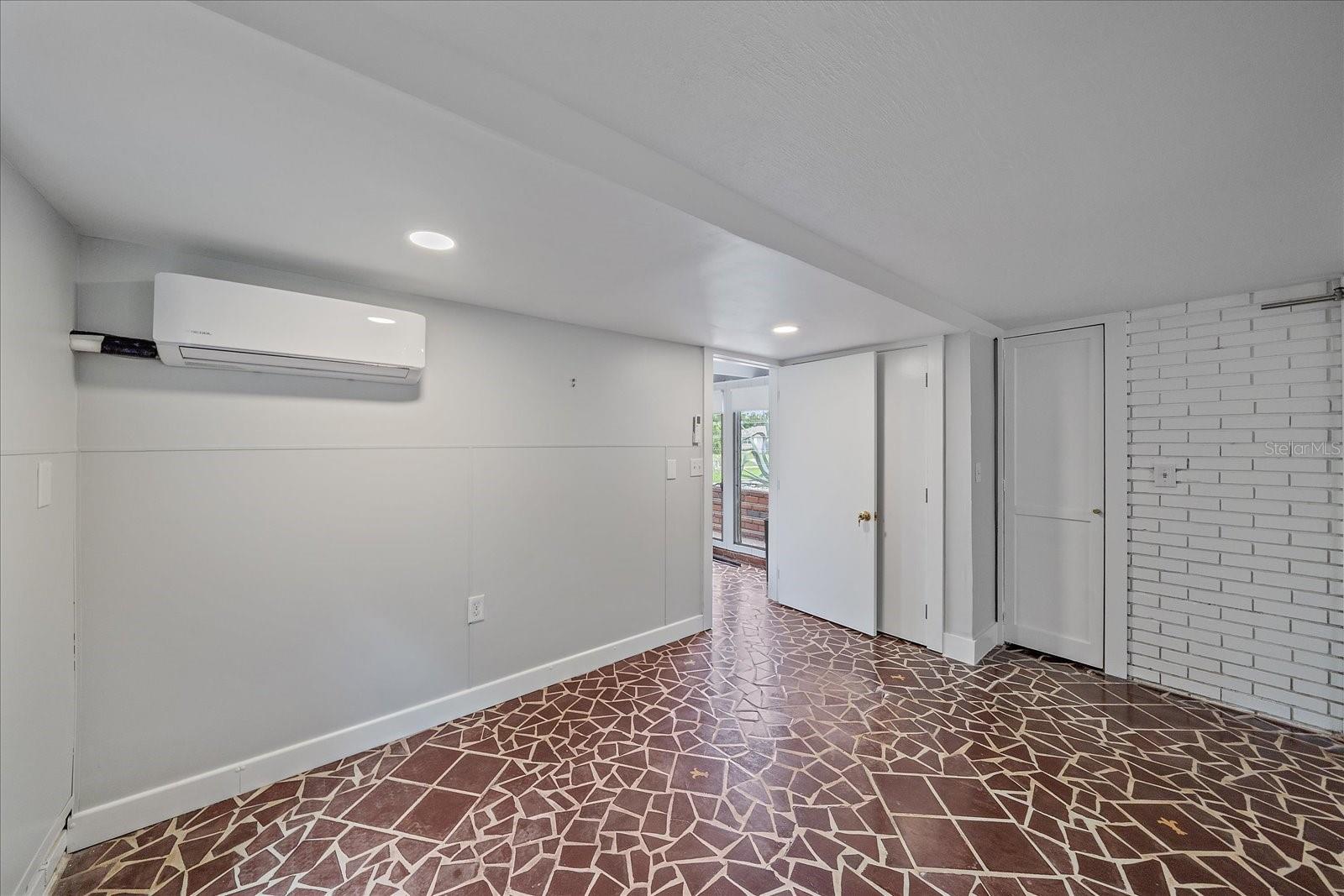Image 37 of 73 For 4610 Cypress Way S