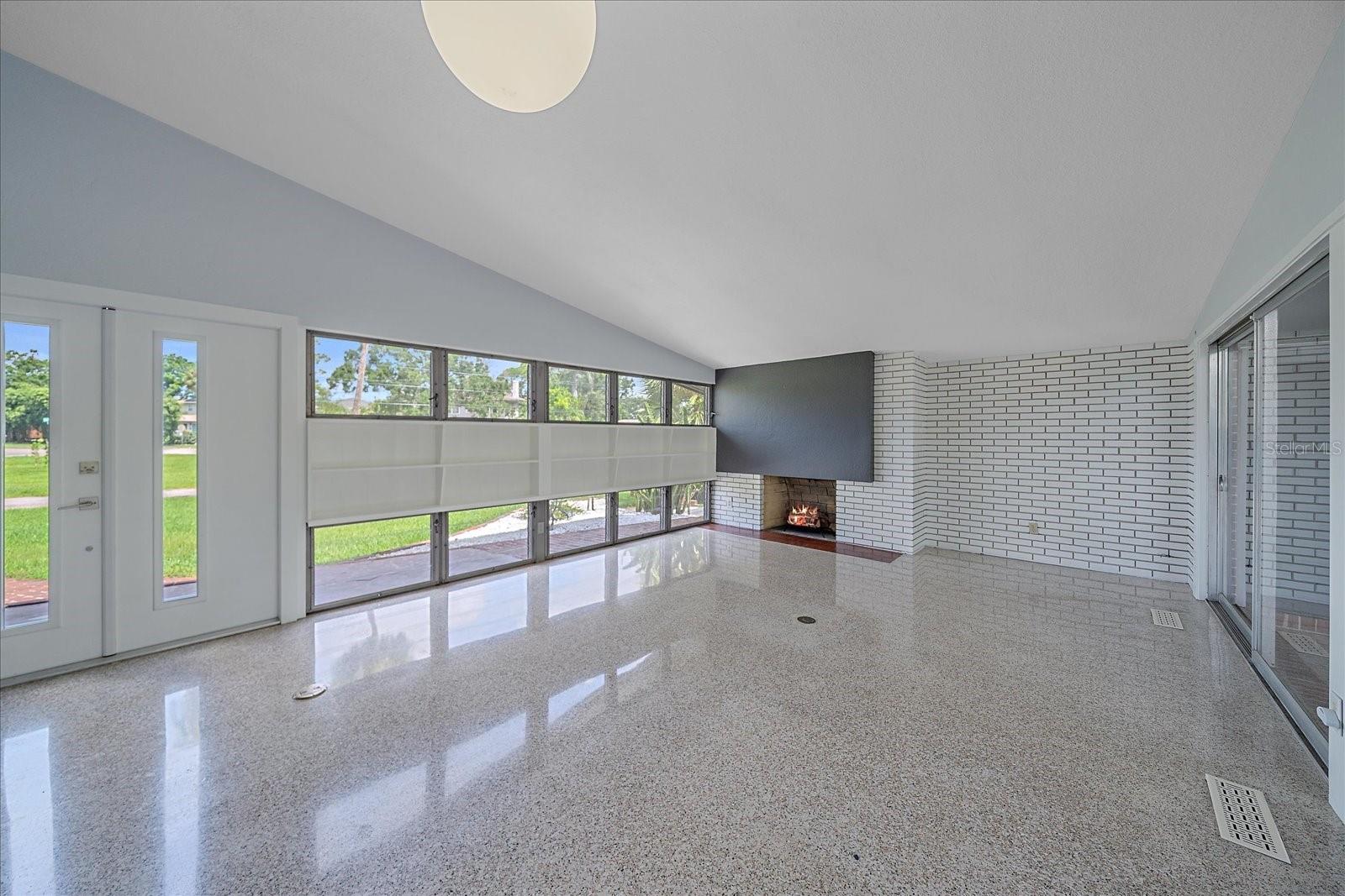 Image 5 of 73 For 4610 Cypress Way S