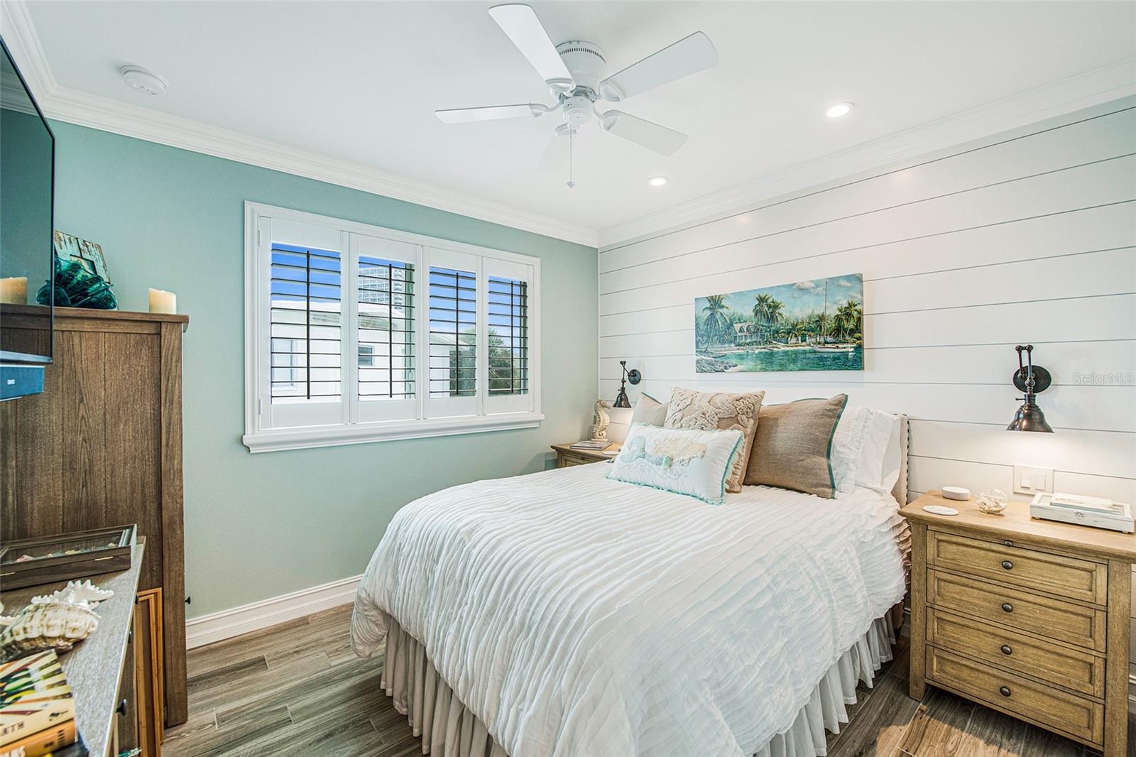 Image 38 of 55 For 761 John Ringling Boulevard 31