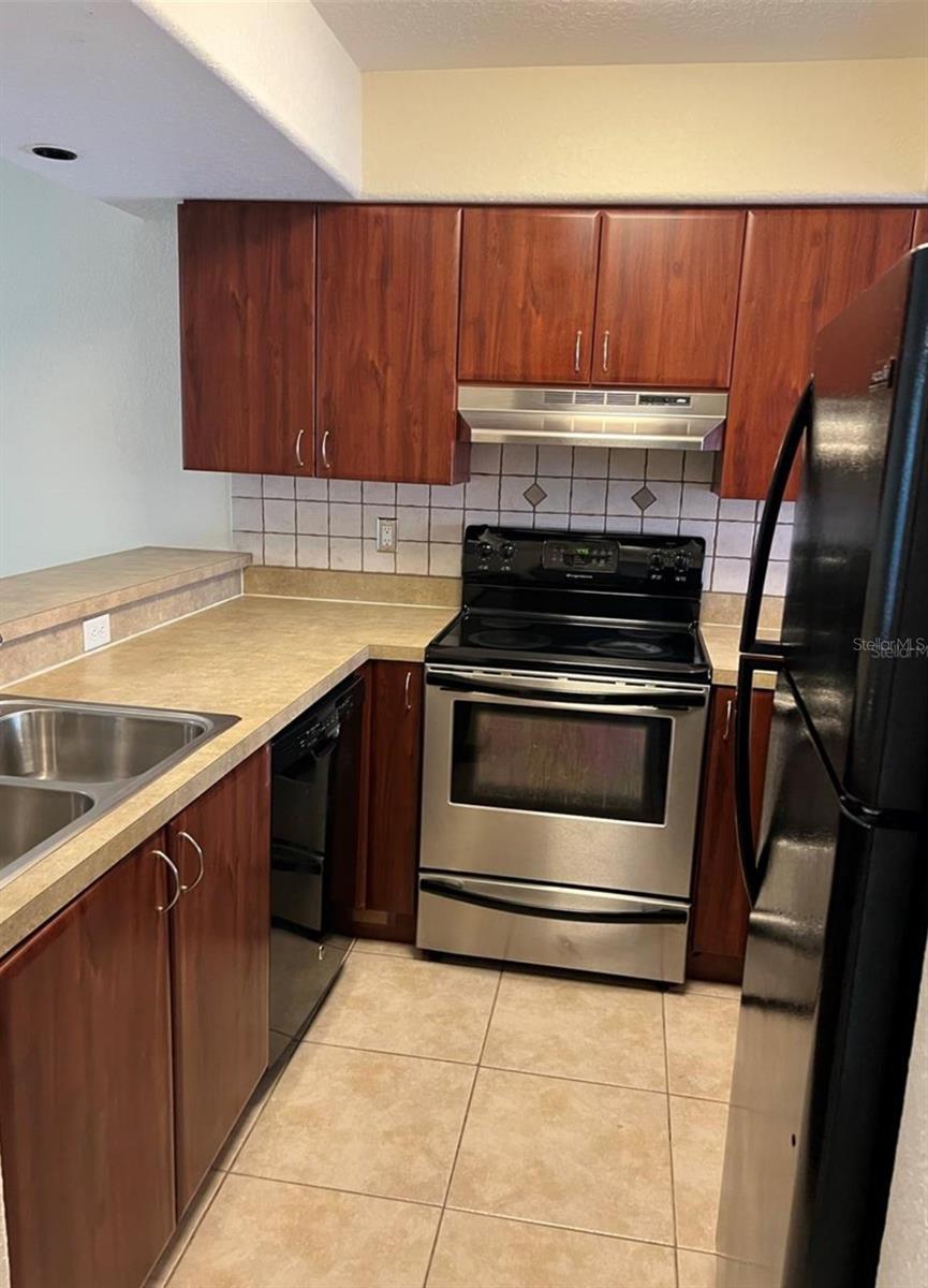 Image 5 of 15 For 4952 25th Street W 101
