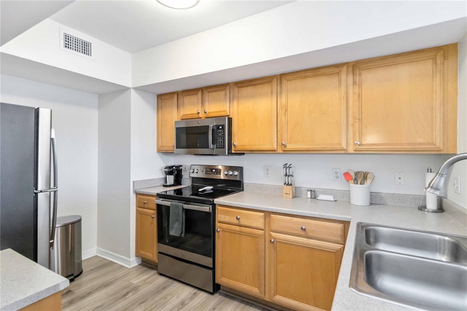 Image 16 of 57 For 1050 Villagio Circle 206