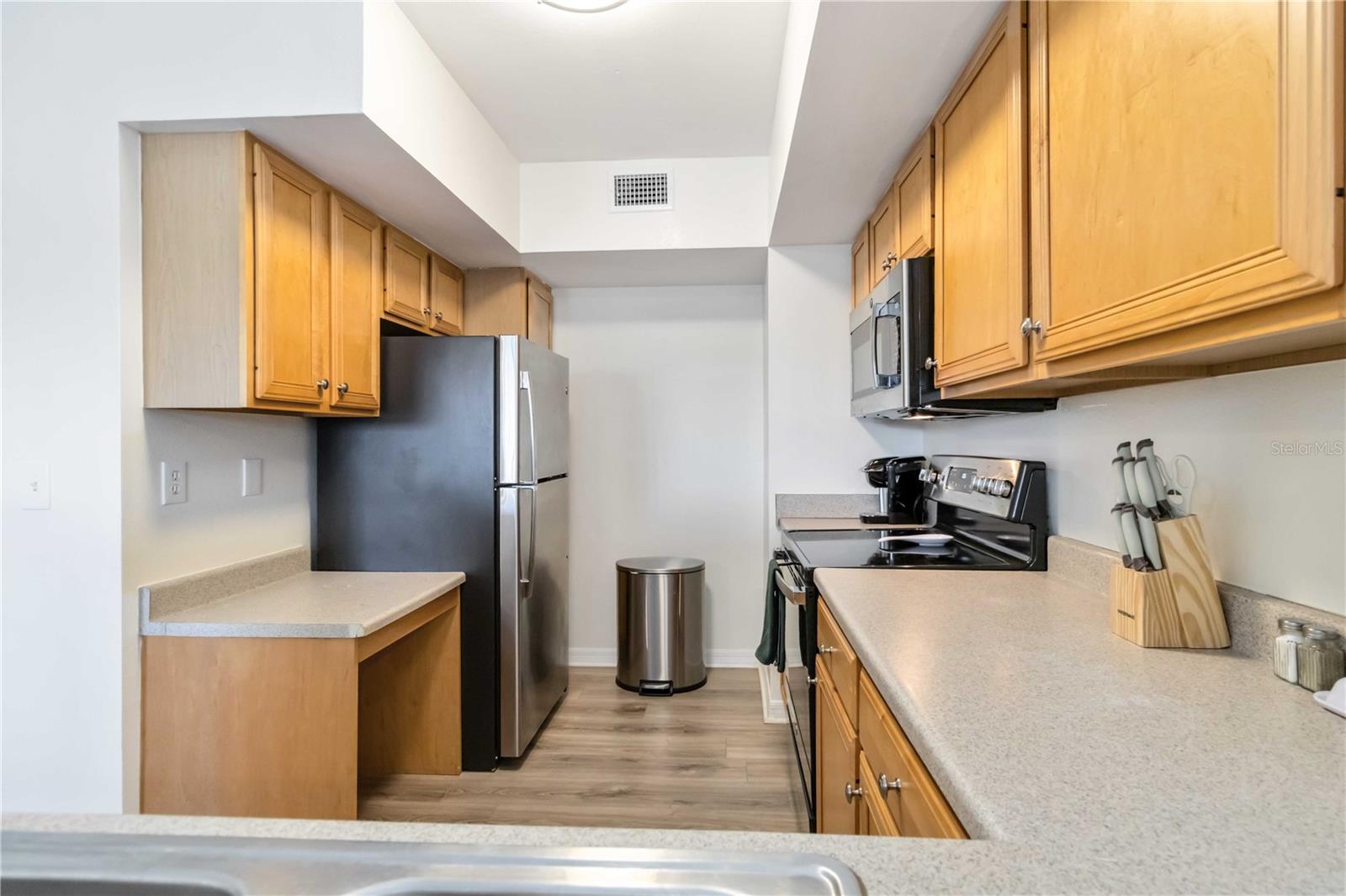 Image 17 of 57 For 1050 Villagio Circle 206