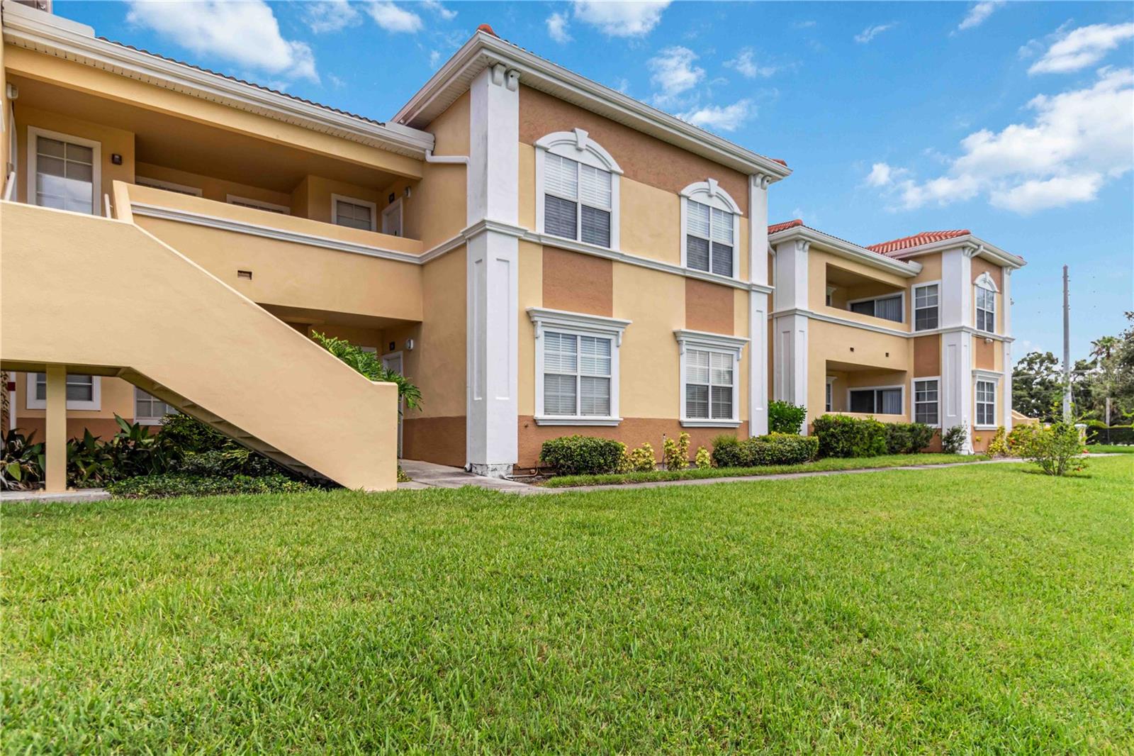 Image 5 of 57 For 1050 Villagio Circle 206