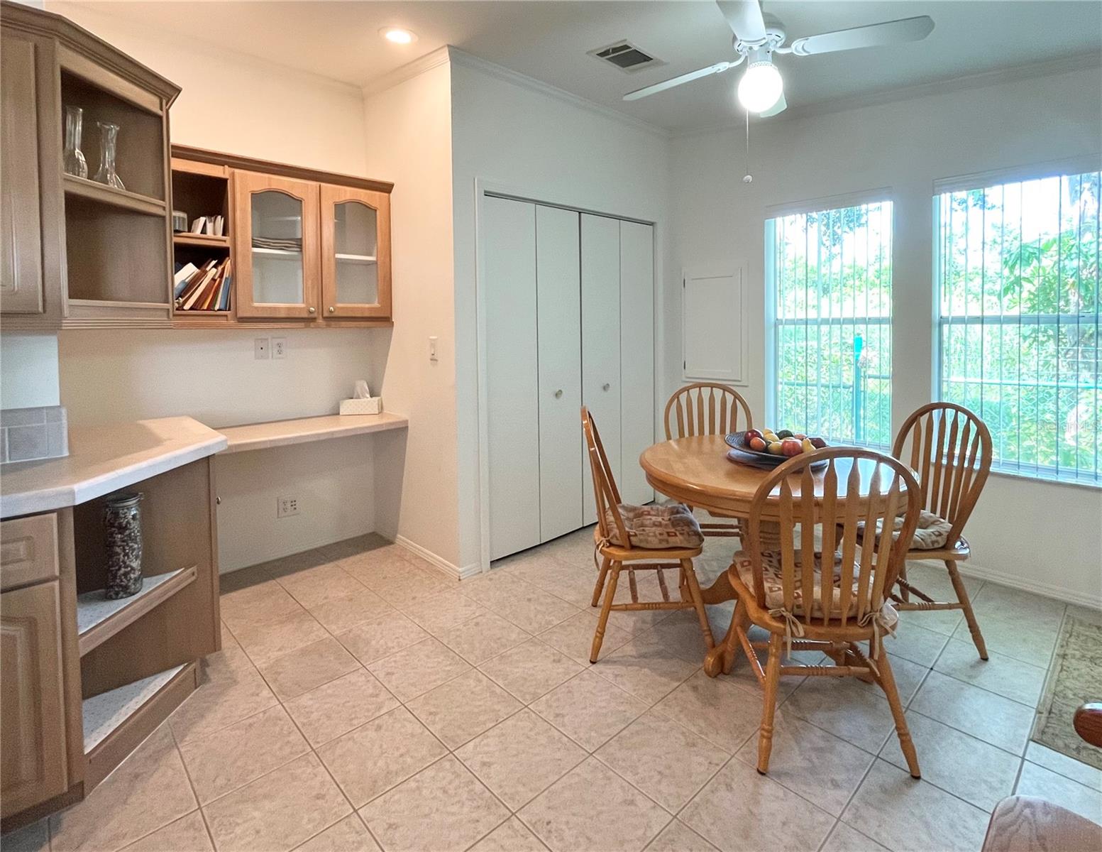 Image 15 of 68 For 110 Oakwood Boulevard W