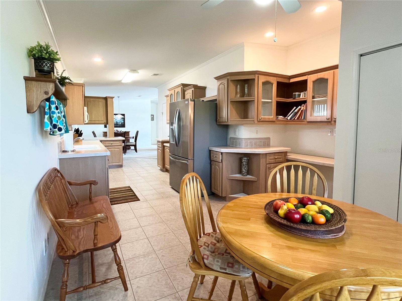 Image 17 of 68 For 110 Oakwood Boulevard W