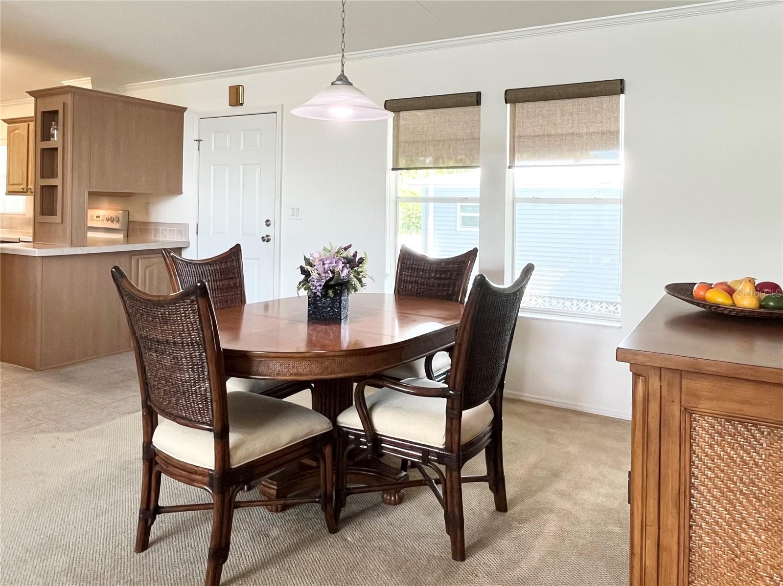 Image 21 of 68 For 110 Oakwood Boulevard W
