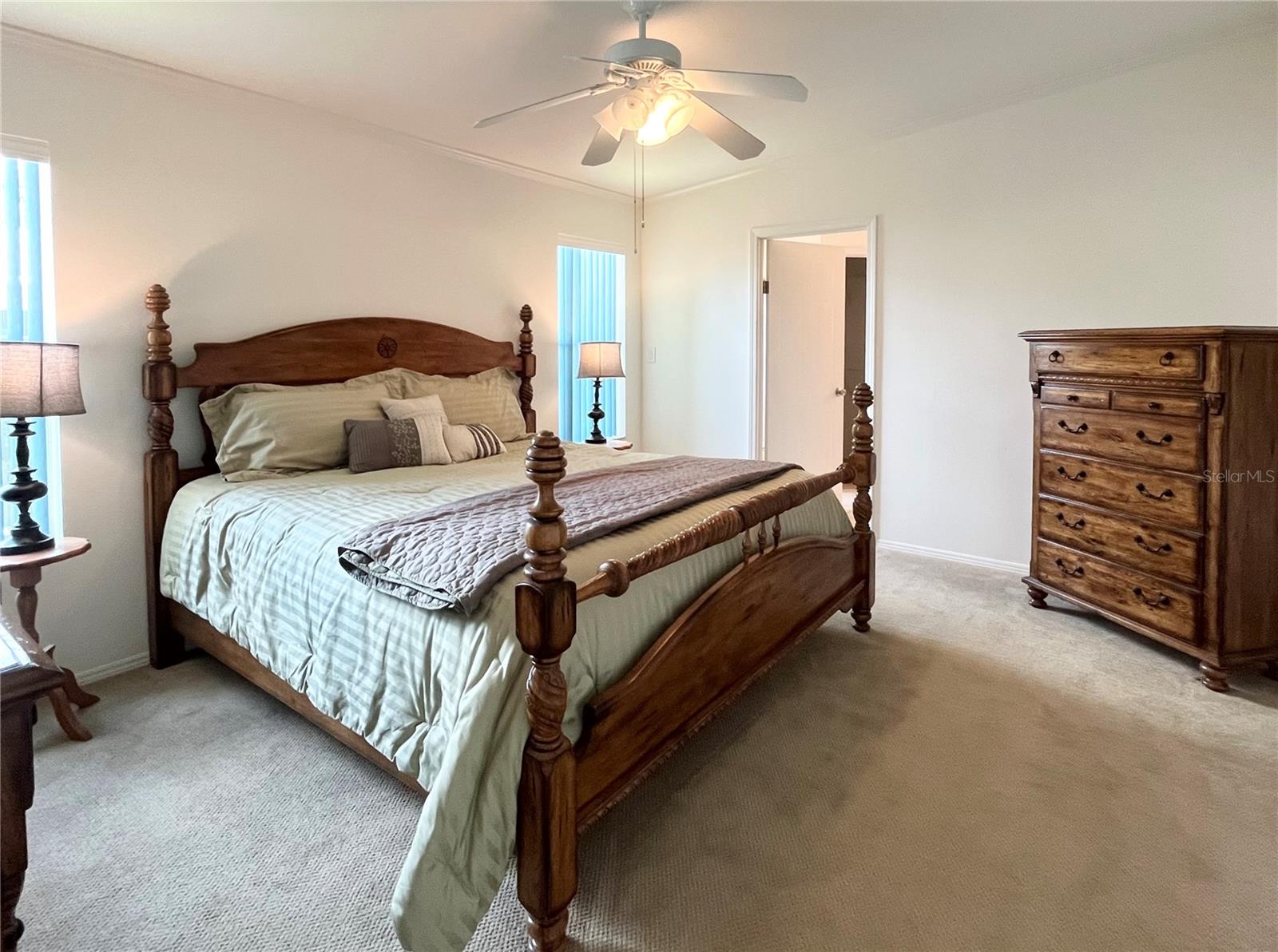 Image 22 of 68 For 110 Oakwood Boulevard W