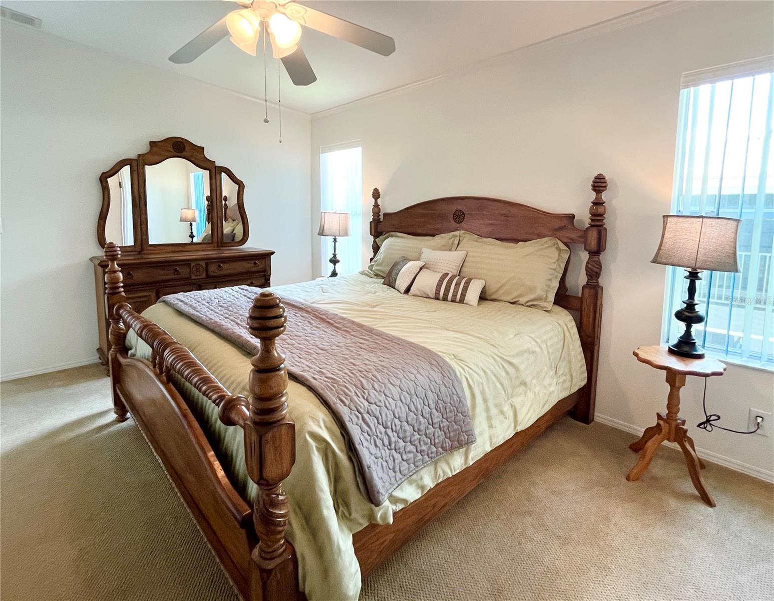 Image 23 of 68 For 110 Oakwood Boulevard W