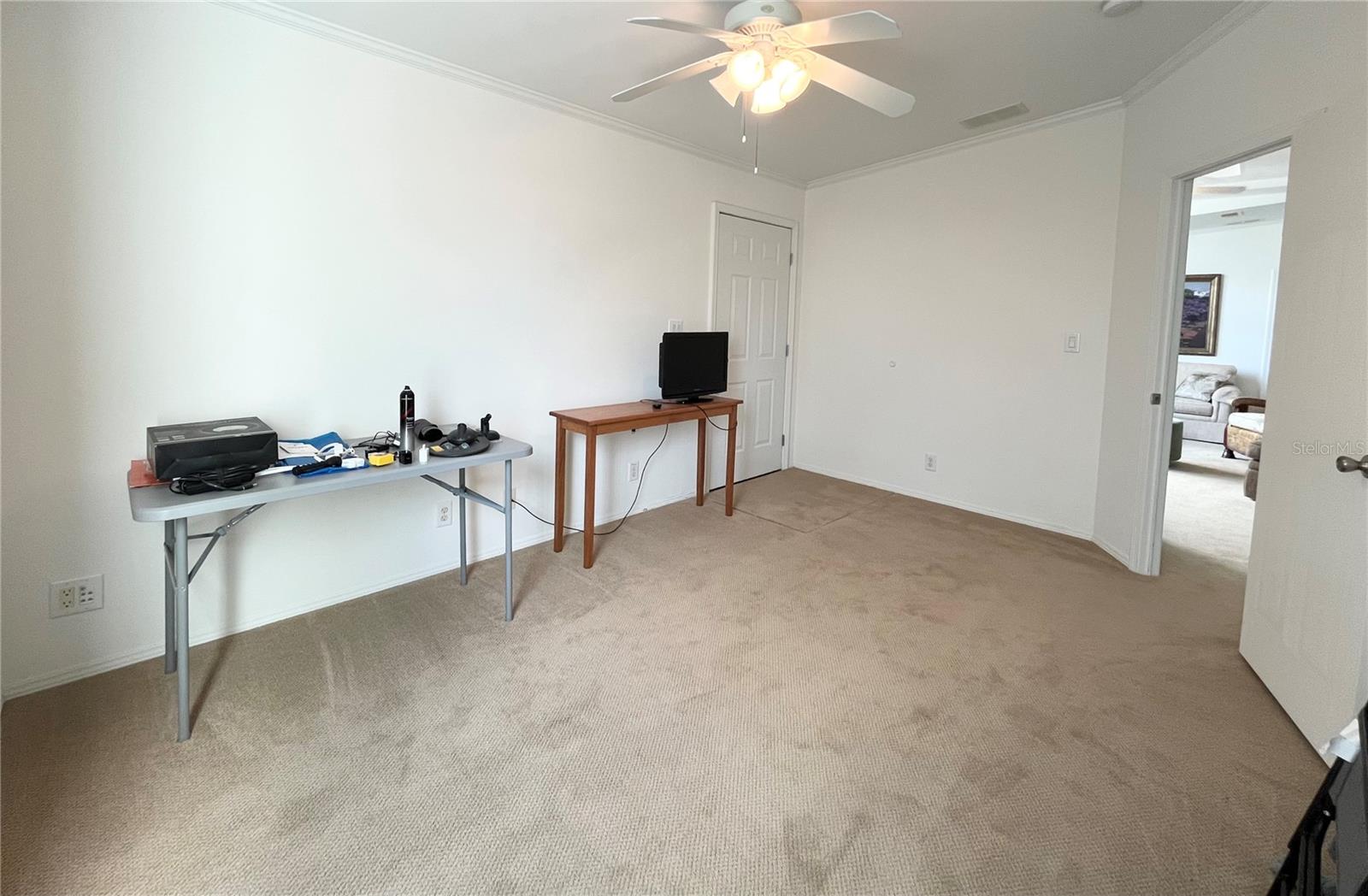 Image 34 of 68 For 110 Oakwood Boulevard W