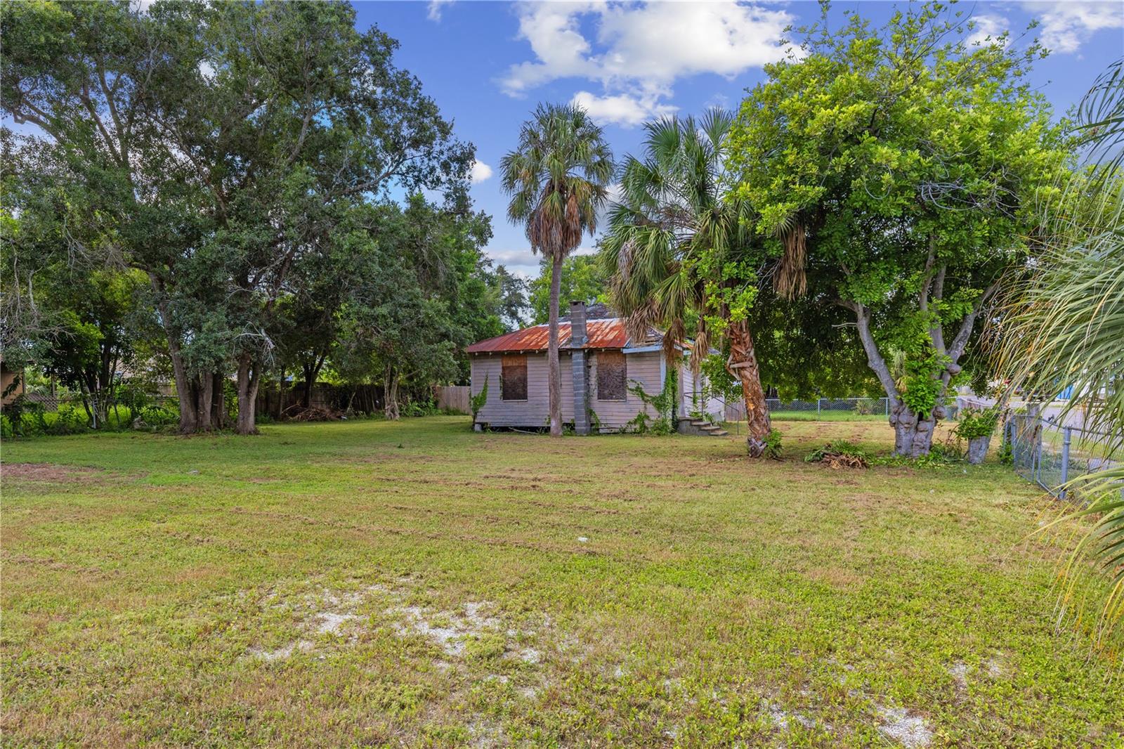 Image 2 of 7 For 809 26th Avenue W