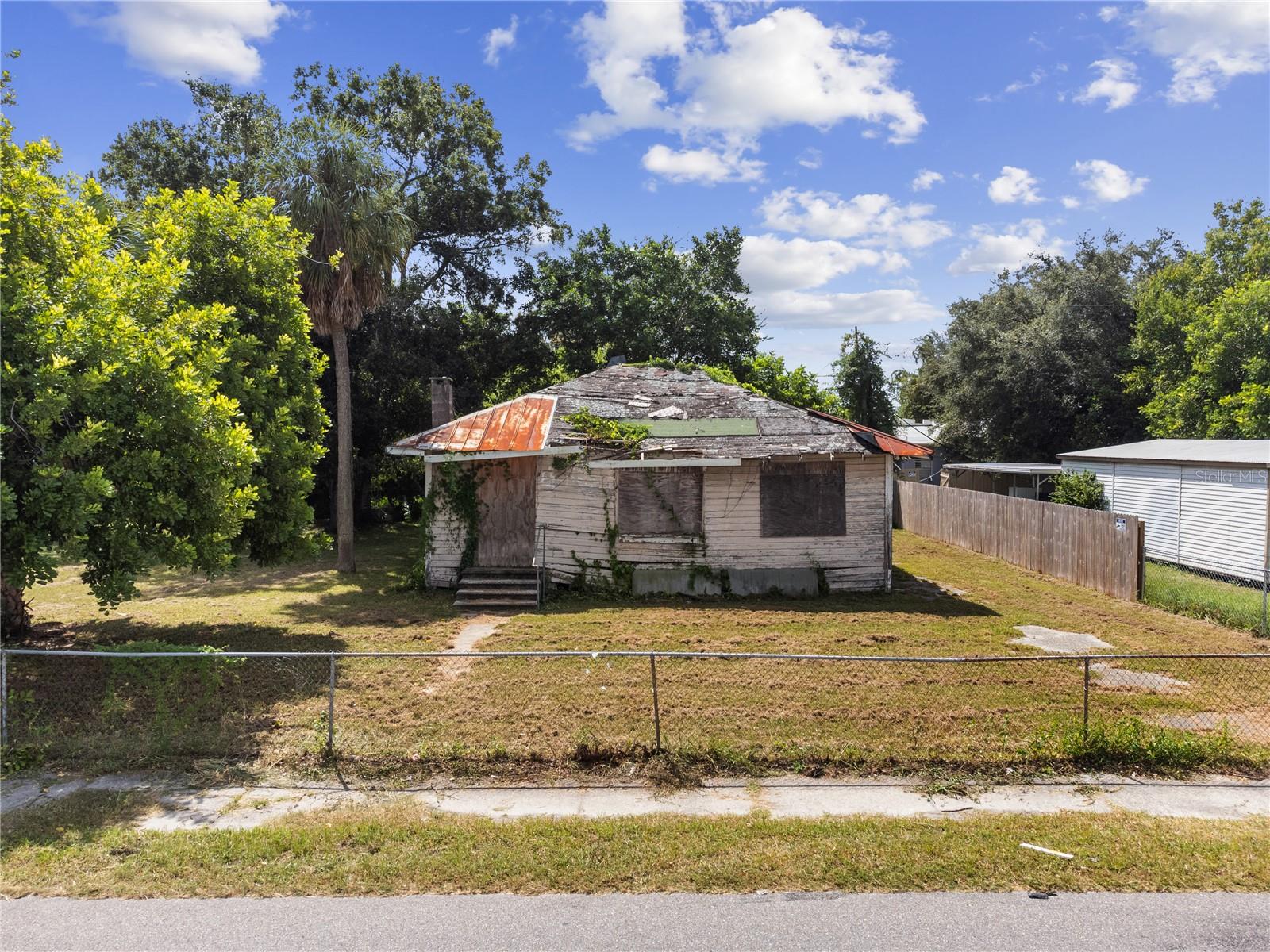 Image 6 of 7 For 809 26th Avenue W