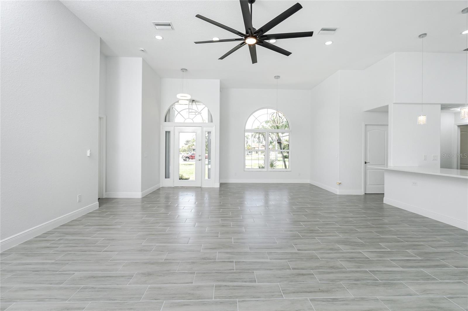 Image 10 of 74 For 443 Madrid Boulevard