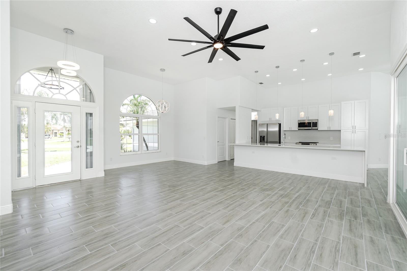 Image 11 of 74 For 443 Madrid Boulevard