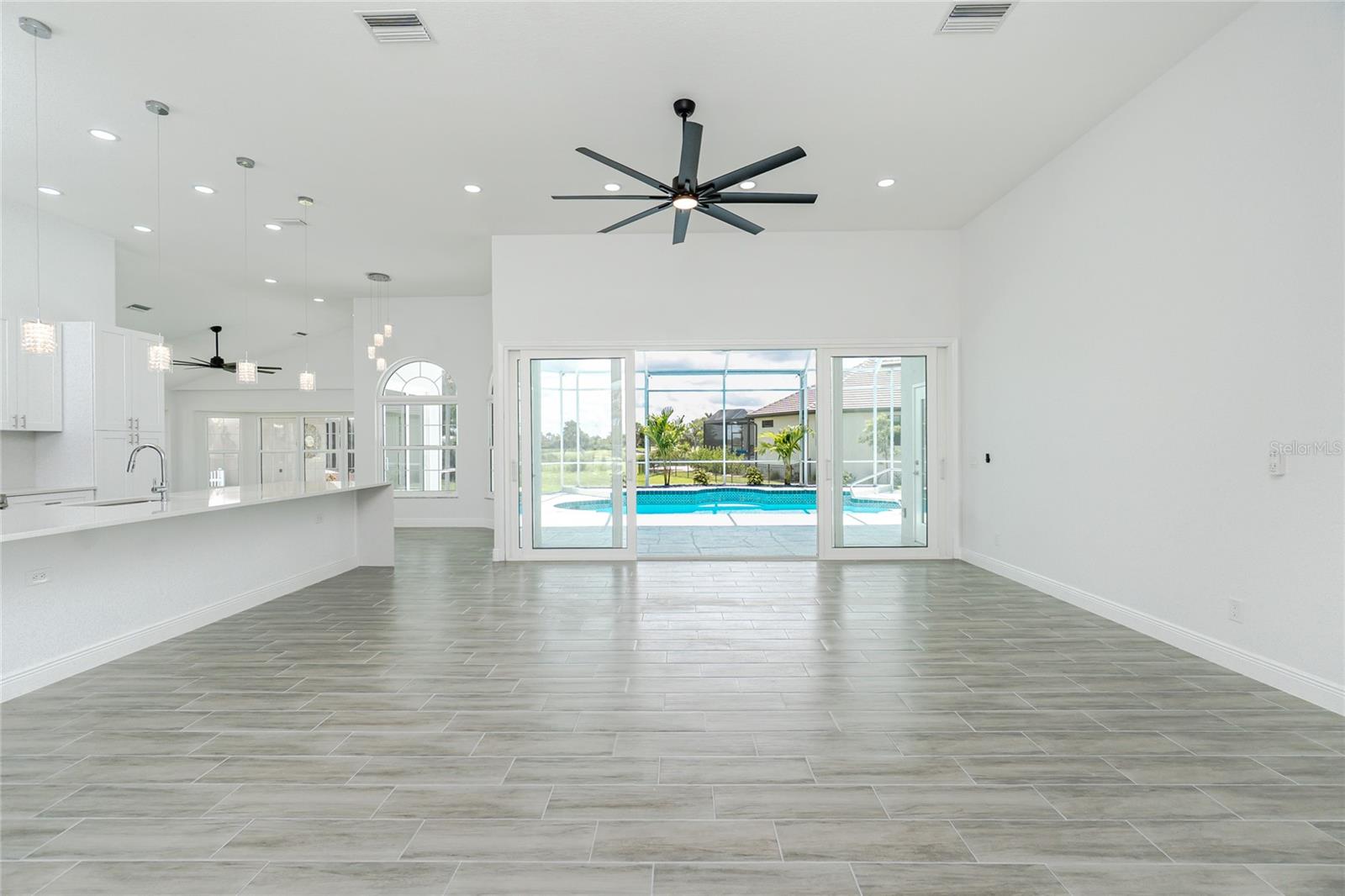 Image 15 of 74 For 443 Madrid Boulevard