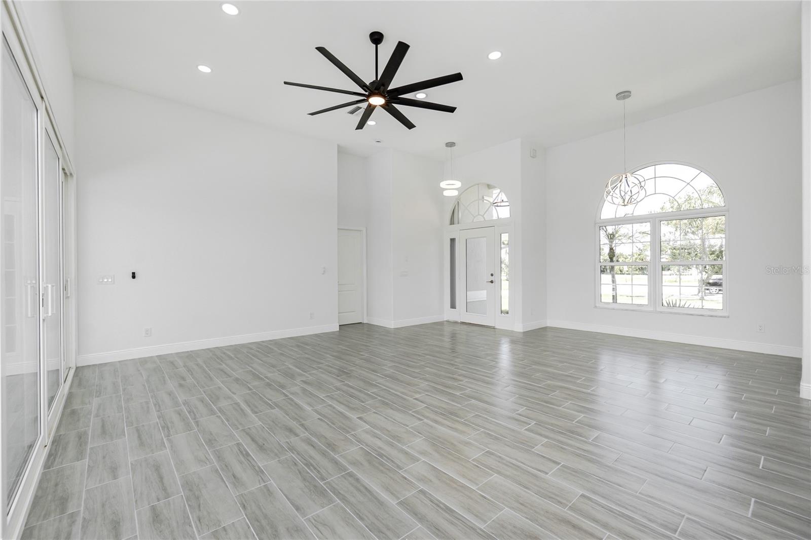 Image 9 of 74 For 443 Madrid Boulevard