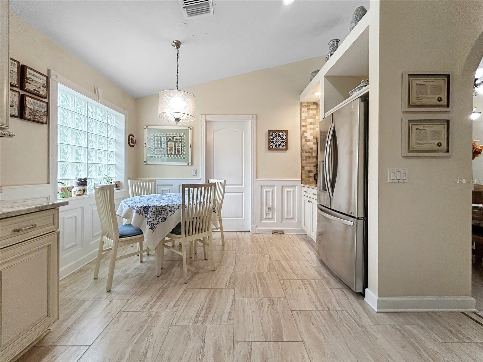 Image 11 of 40 For 4441 Edinbridge Circle 32