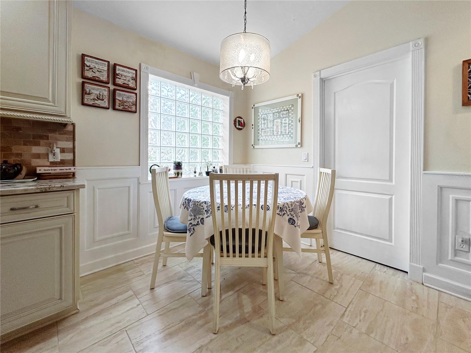 Image 14 of 40 For 4441 Edinbridge Circle 32