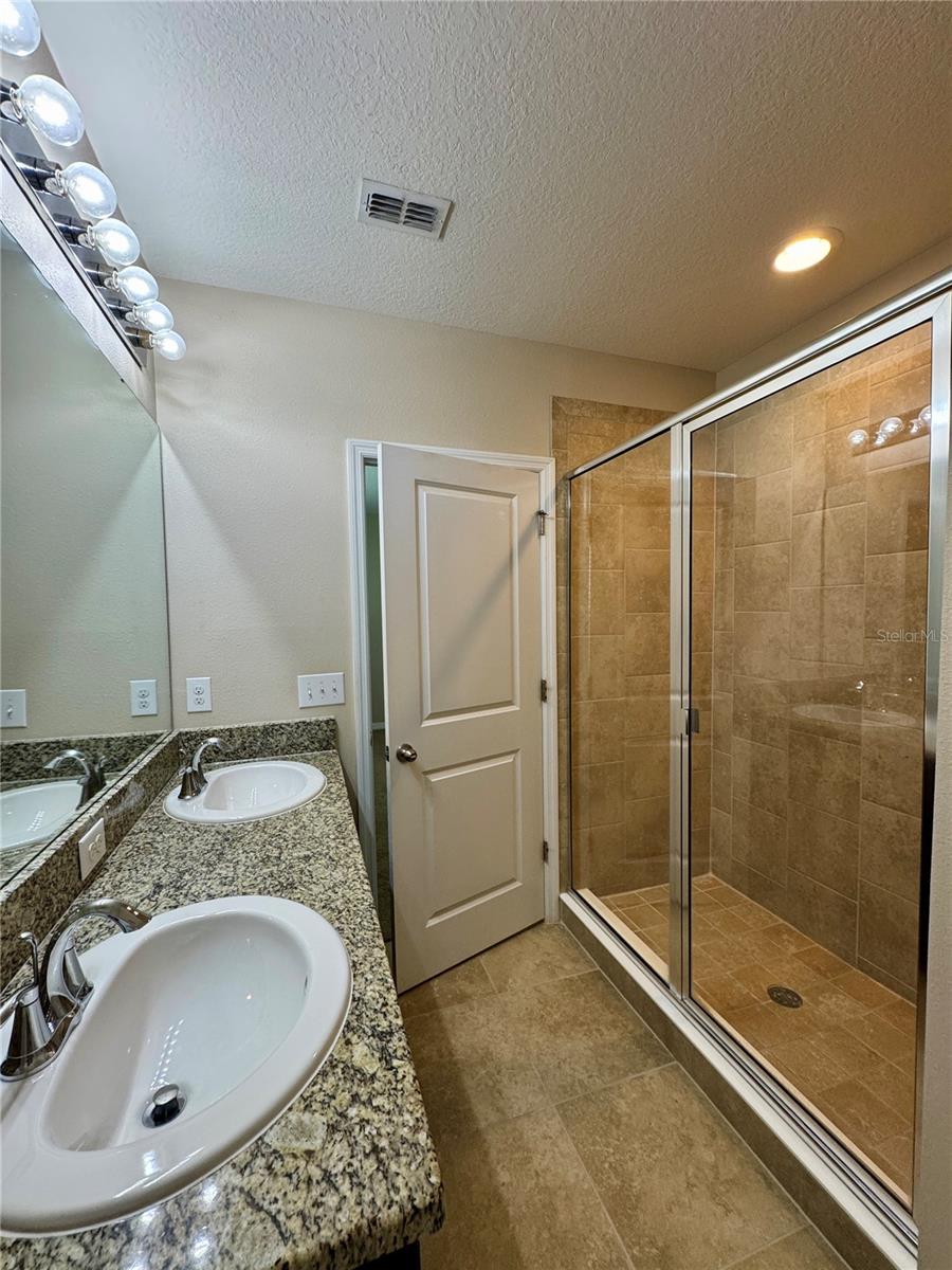 Image 12 of 37 For 6464 Boxgrove Drive