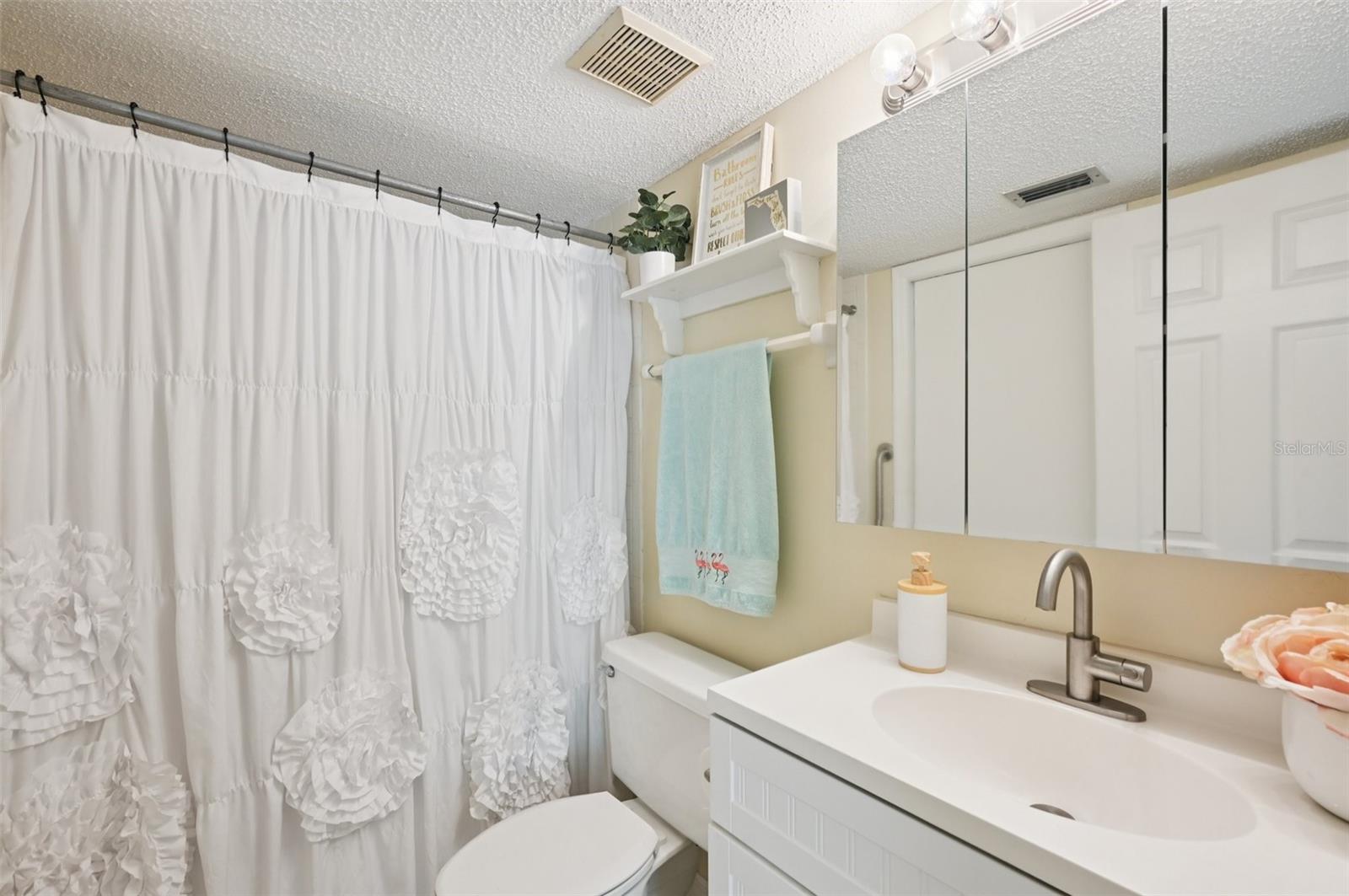 Image 20 of 35 For 1743 Lake Place 1743-b