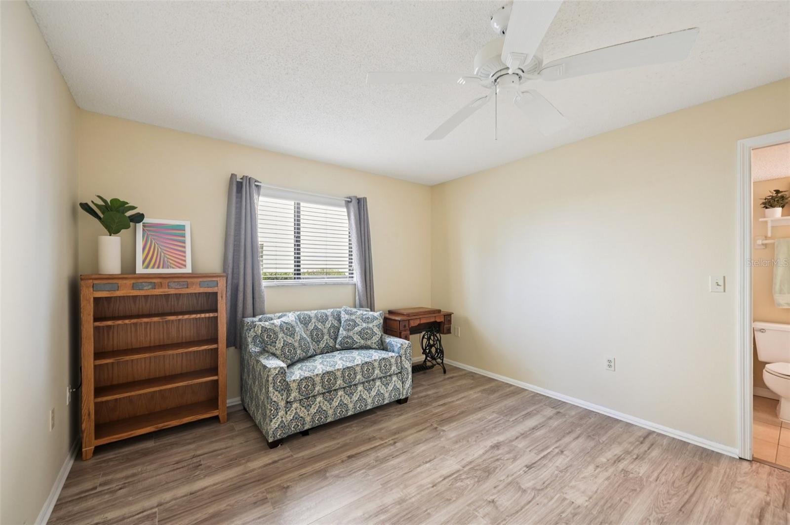 Image 22 of 35 For 1743 Lake Place 1743-b