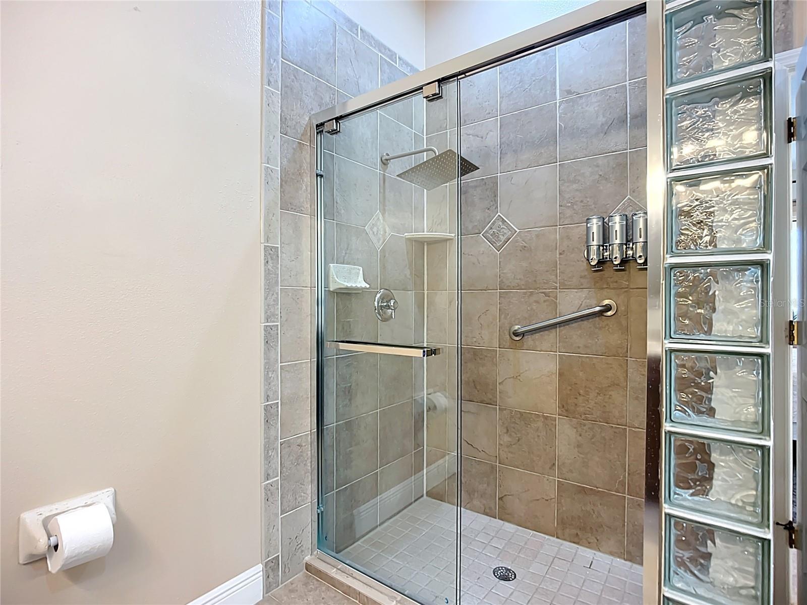 Image 45 of 85 For 4007 4th Avenue Ne