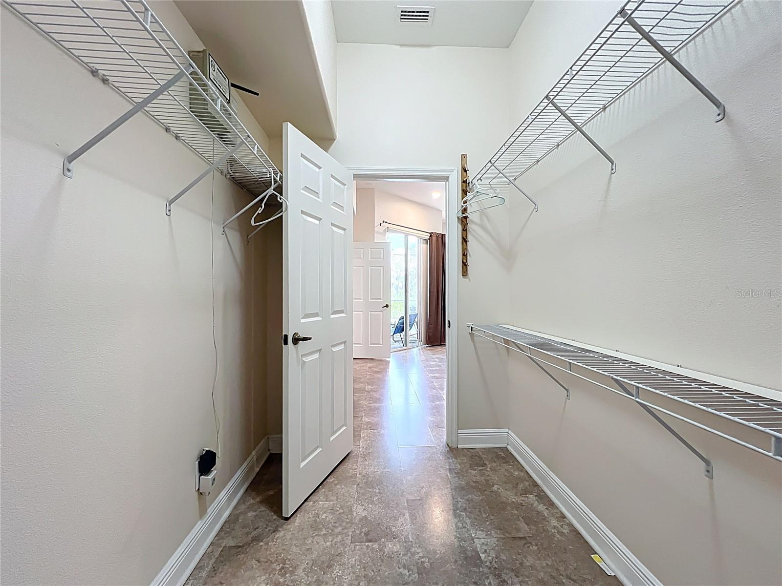 Image 47 of 85 For 4007 4th Avenue Ne