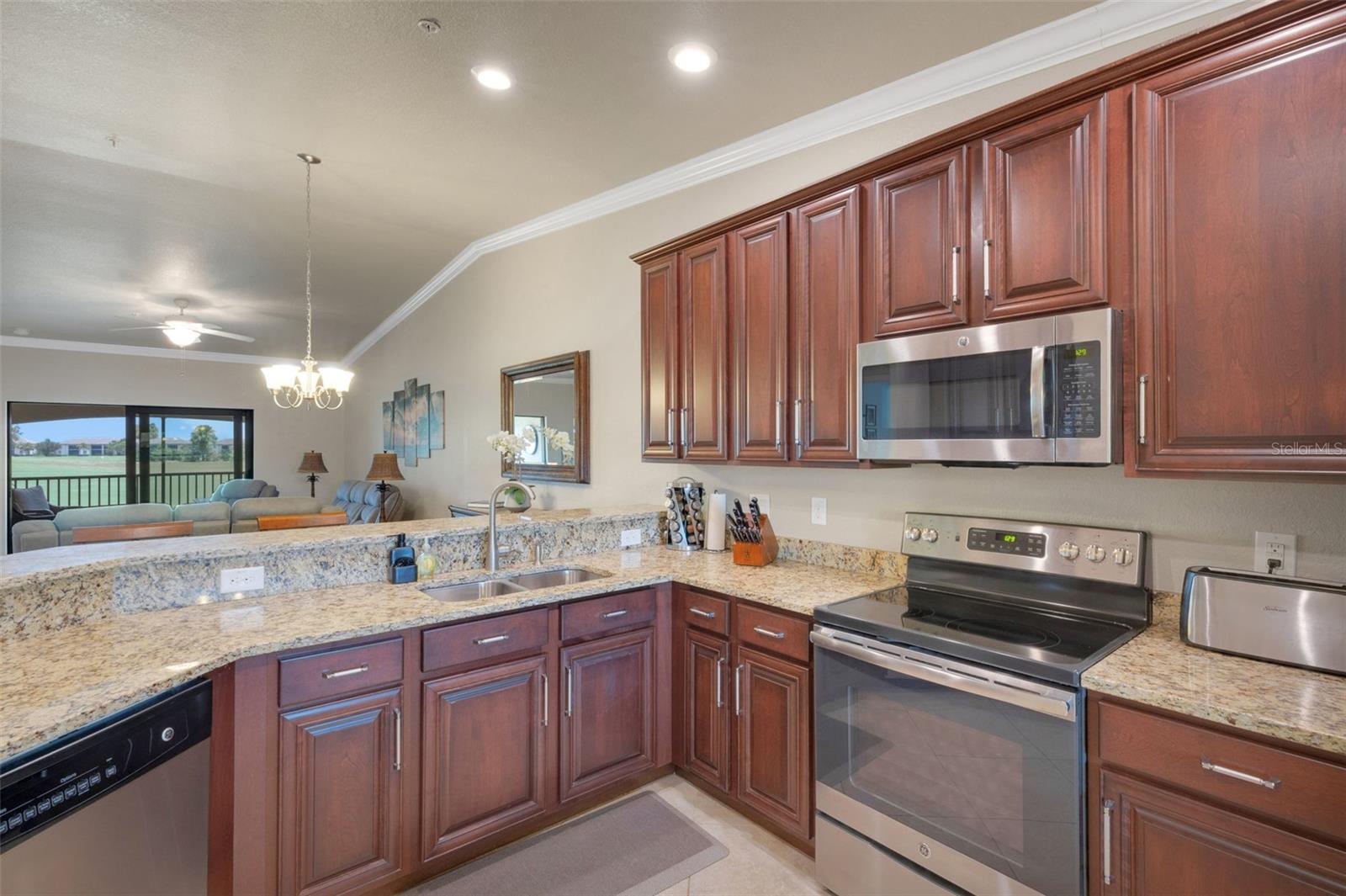 Image 11 of 73 For 5518 Palmer Circle 201