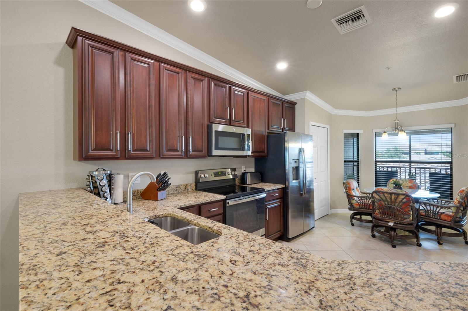 Image 14 of 73 For 5518 Palmer Circle 201