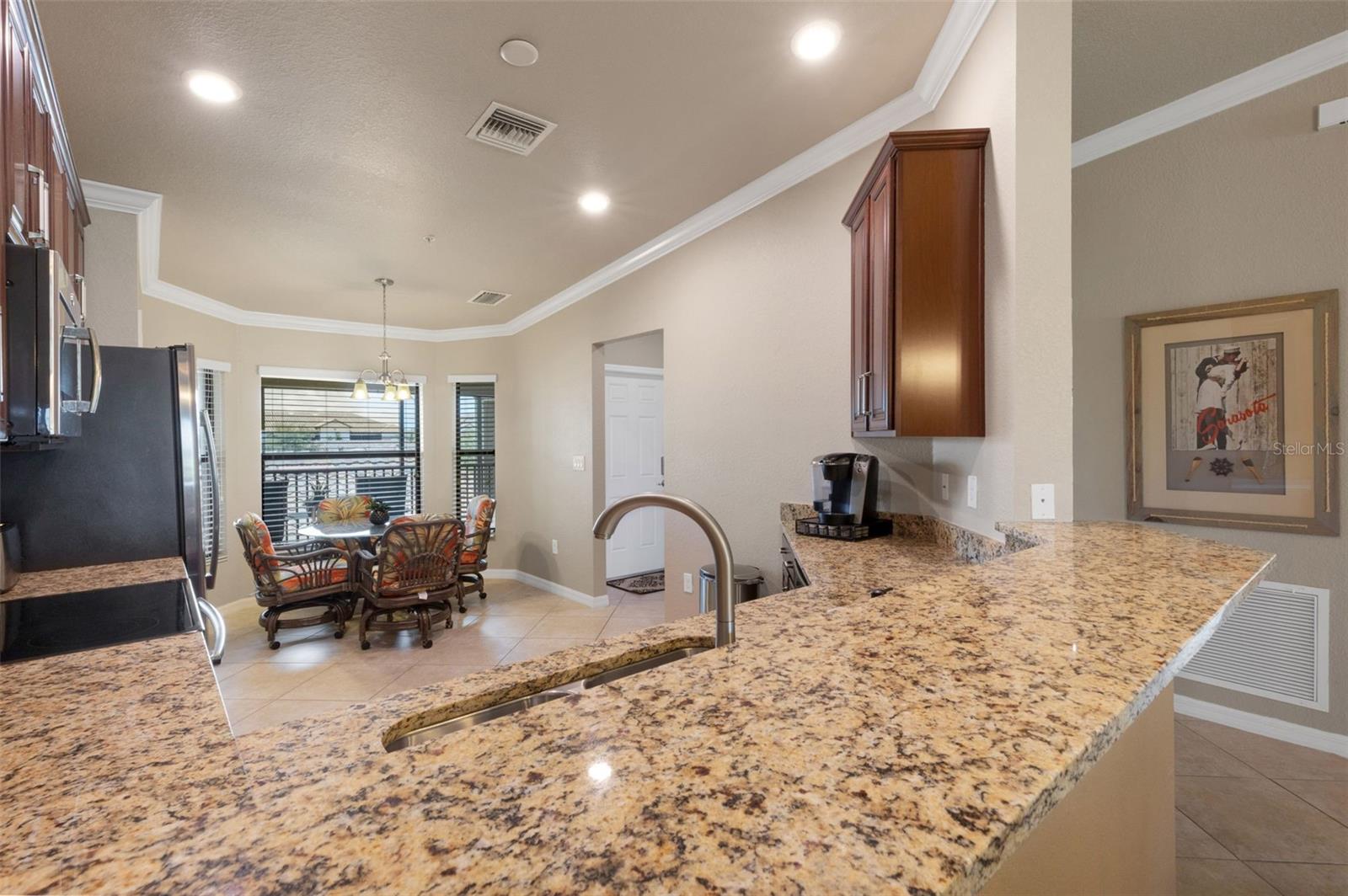 Image 15 of 73 For 5518 Palmer Circle 201