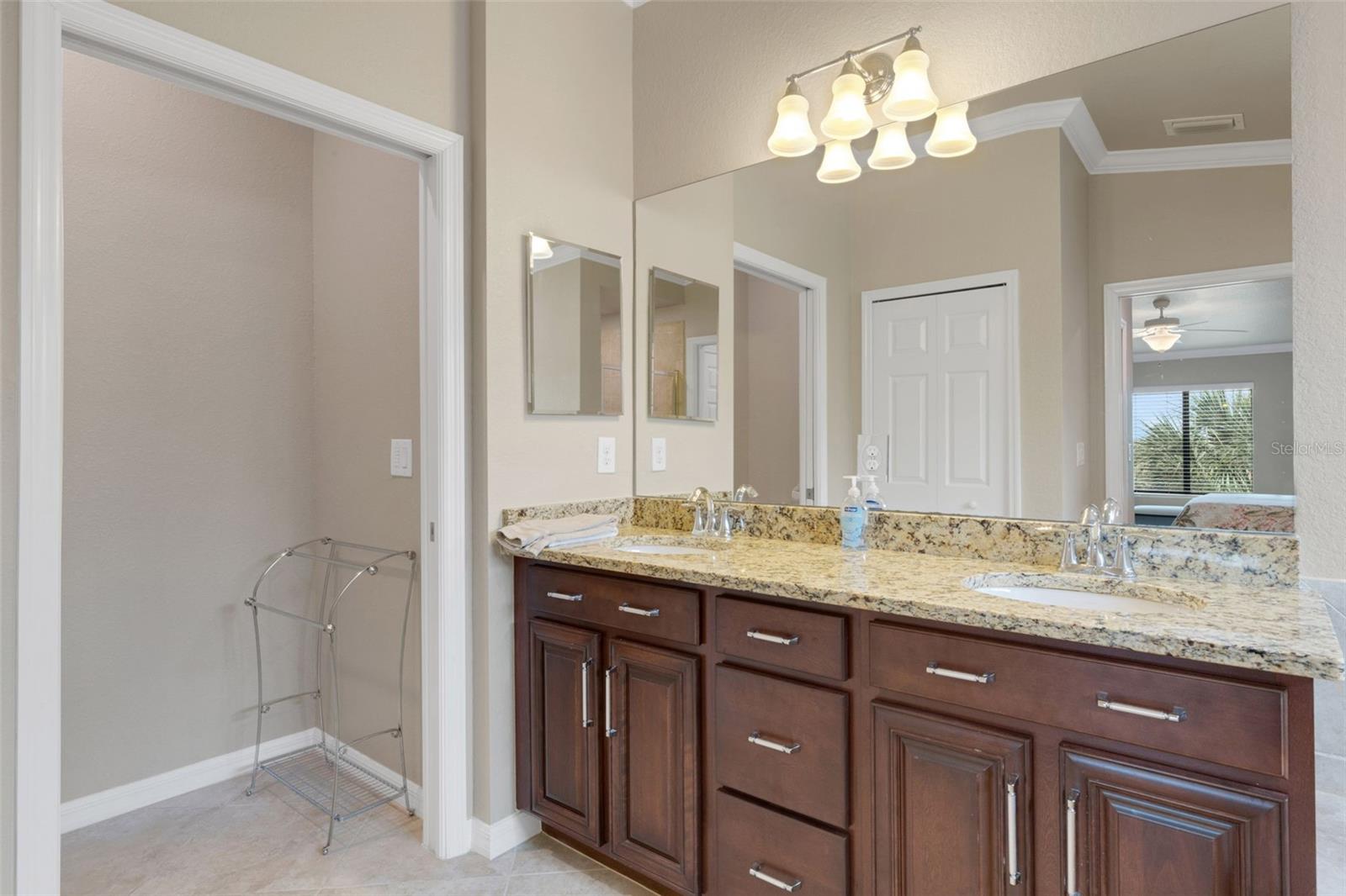 Image 38 of 73 For 5518 Palmer Circle 201