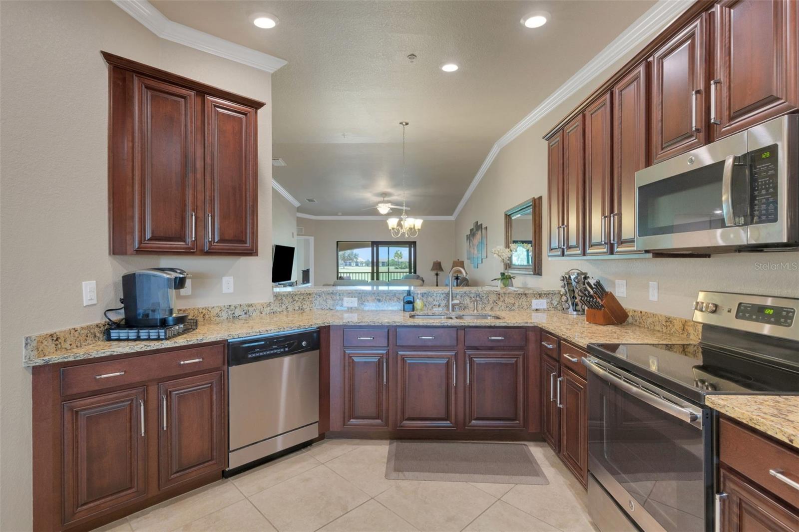 Image 8 of 73 For 5518 Palmer Circle 201