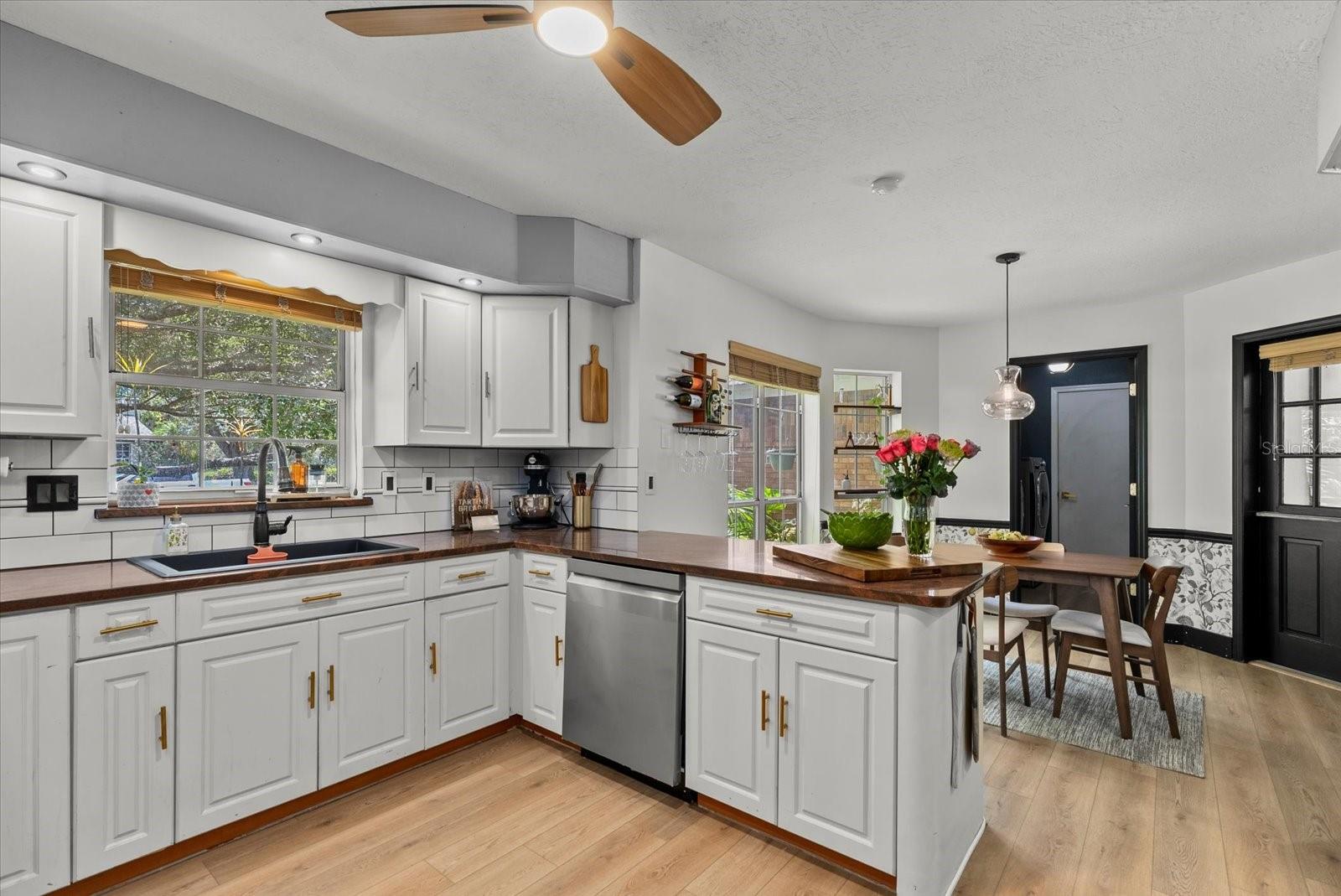 Image 9 of 38 For 3405 Wilderness Boulevard W