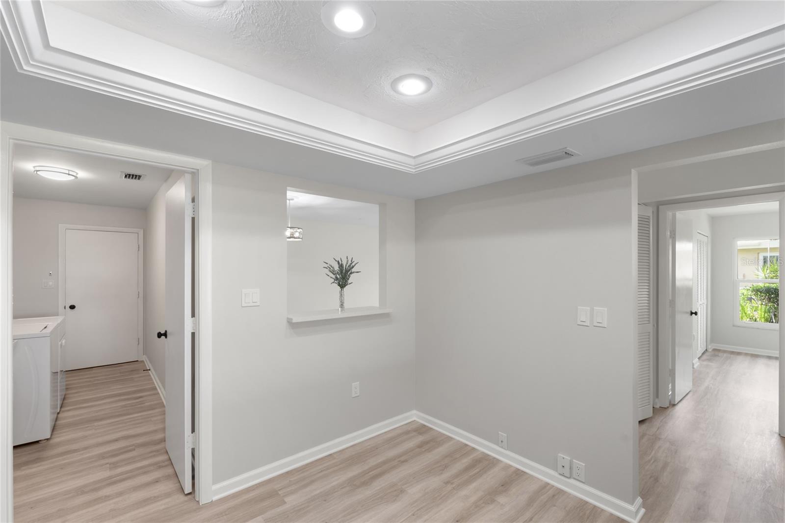 Image 11 of 30 For 5689 Evergreen Drive 18