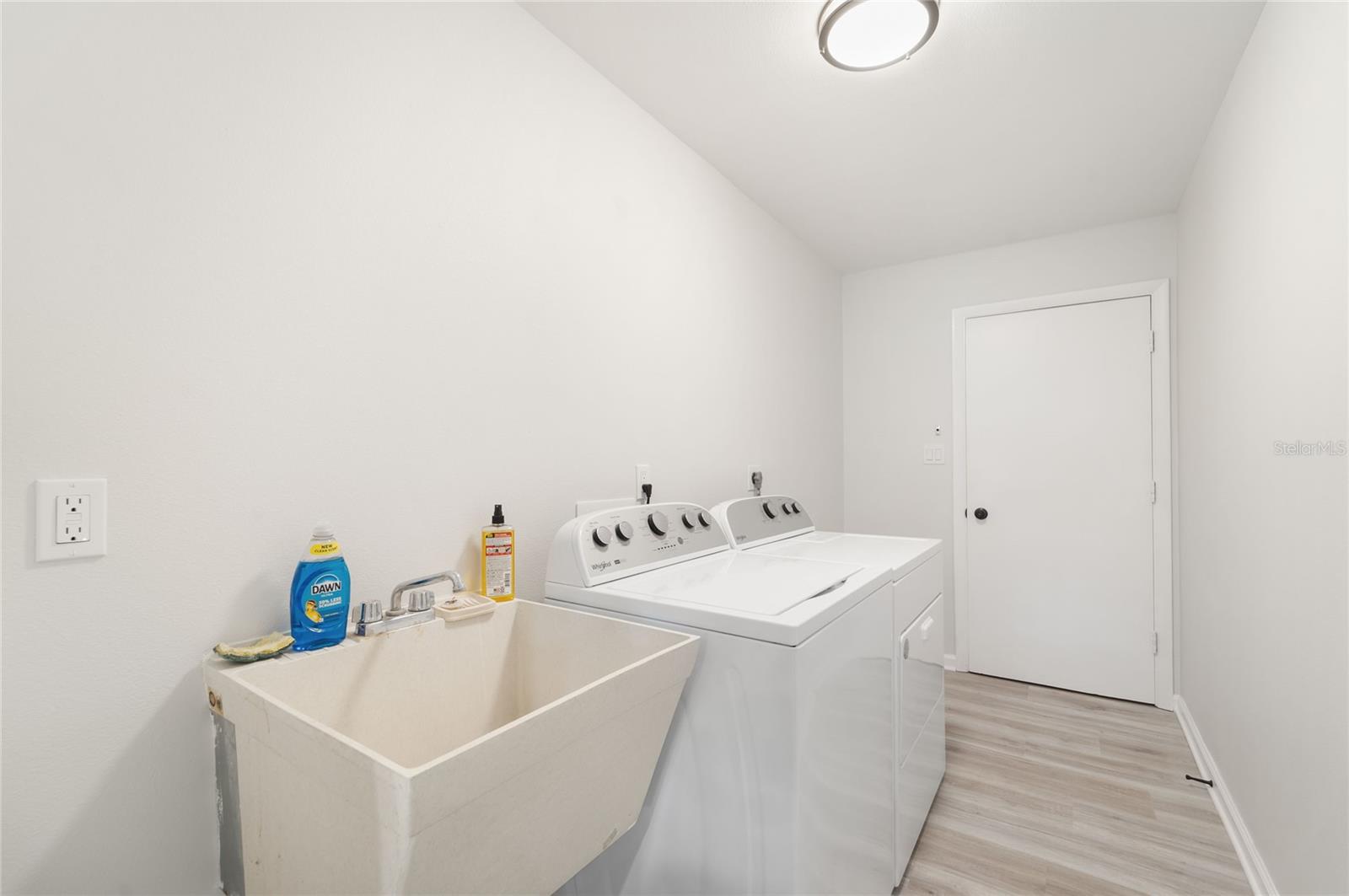 Image 12 of 30 For 5689 Evergreen Drive 18