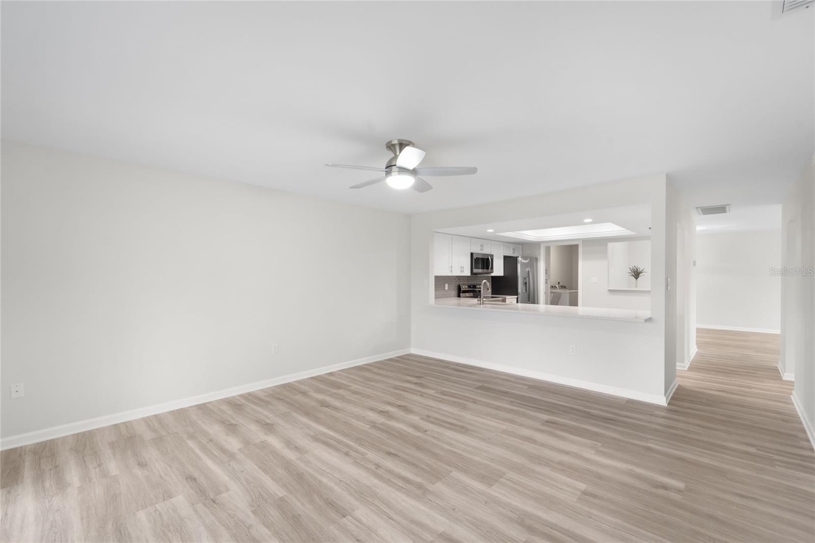 Image 13 of 30 For 5689 Evergreen Drive 18